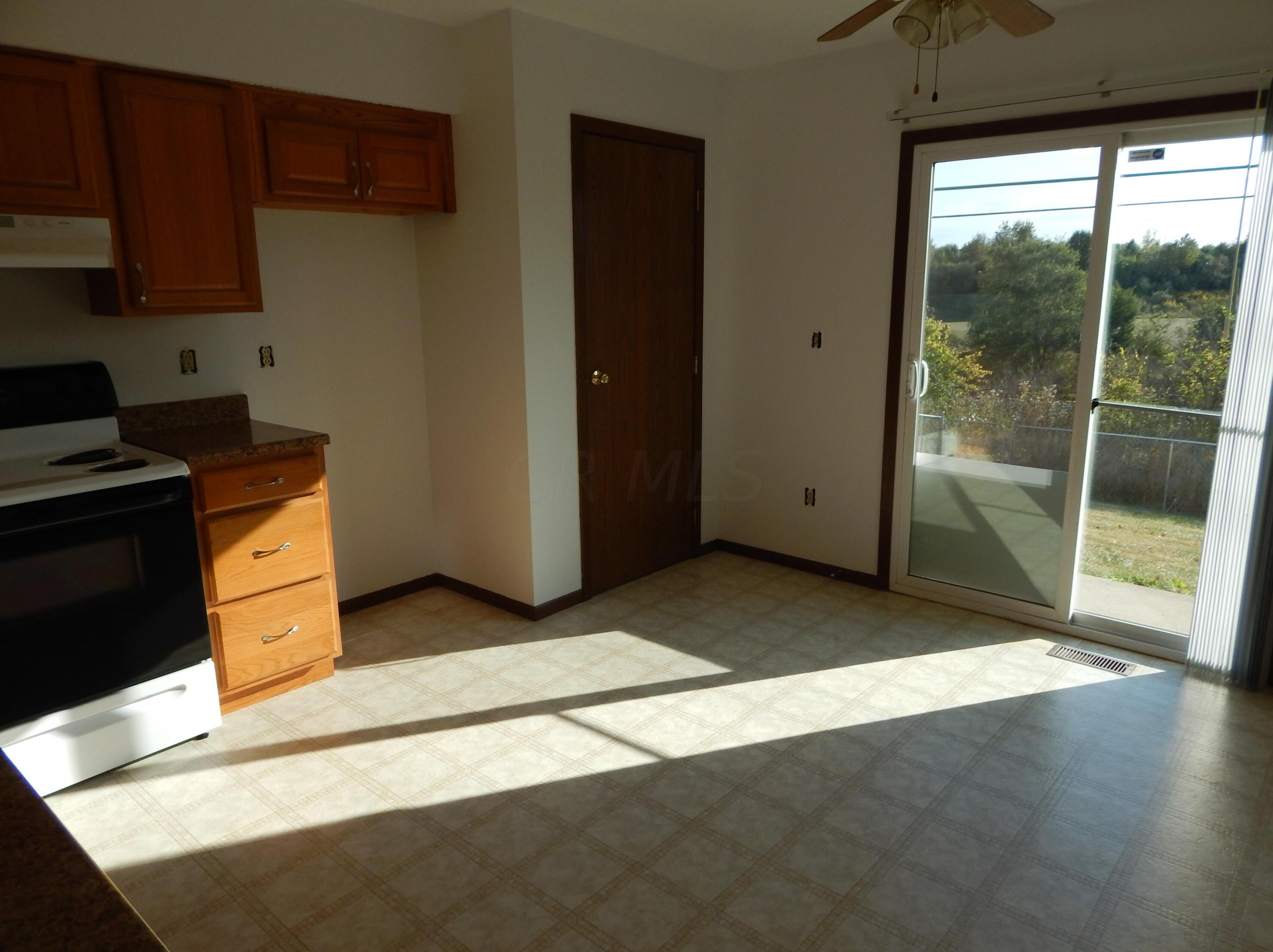 2591 Four Seasons Dr, Columbus OH  43207-4646 exterior