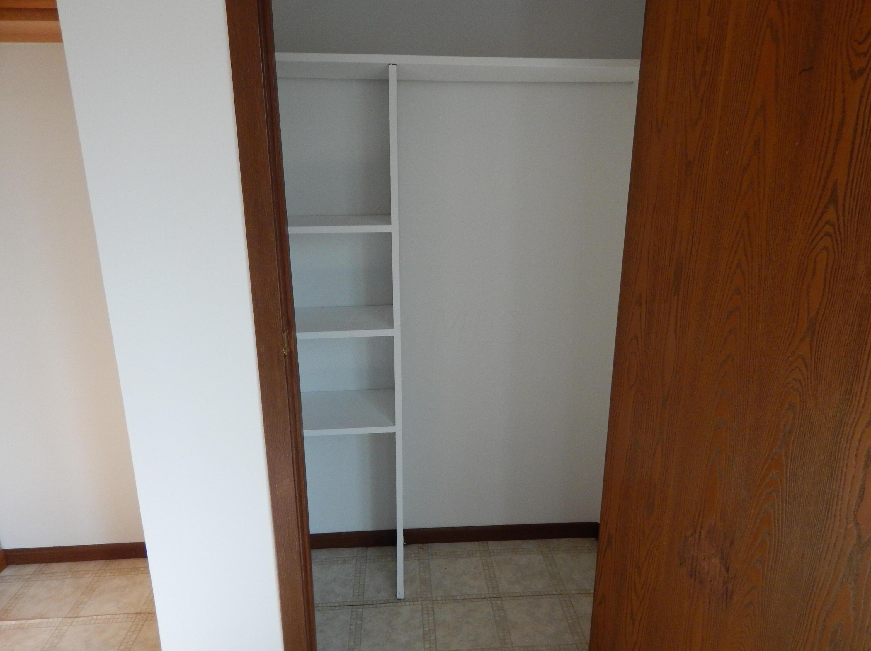 2591 Four Seasons Dr, Columbus OH  43207-4646 exterior