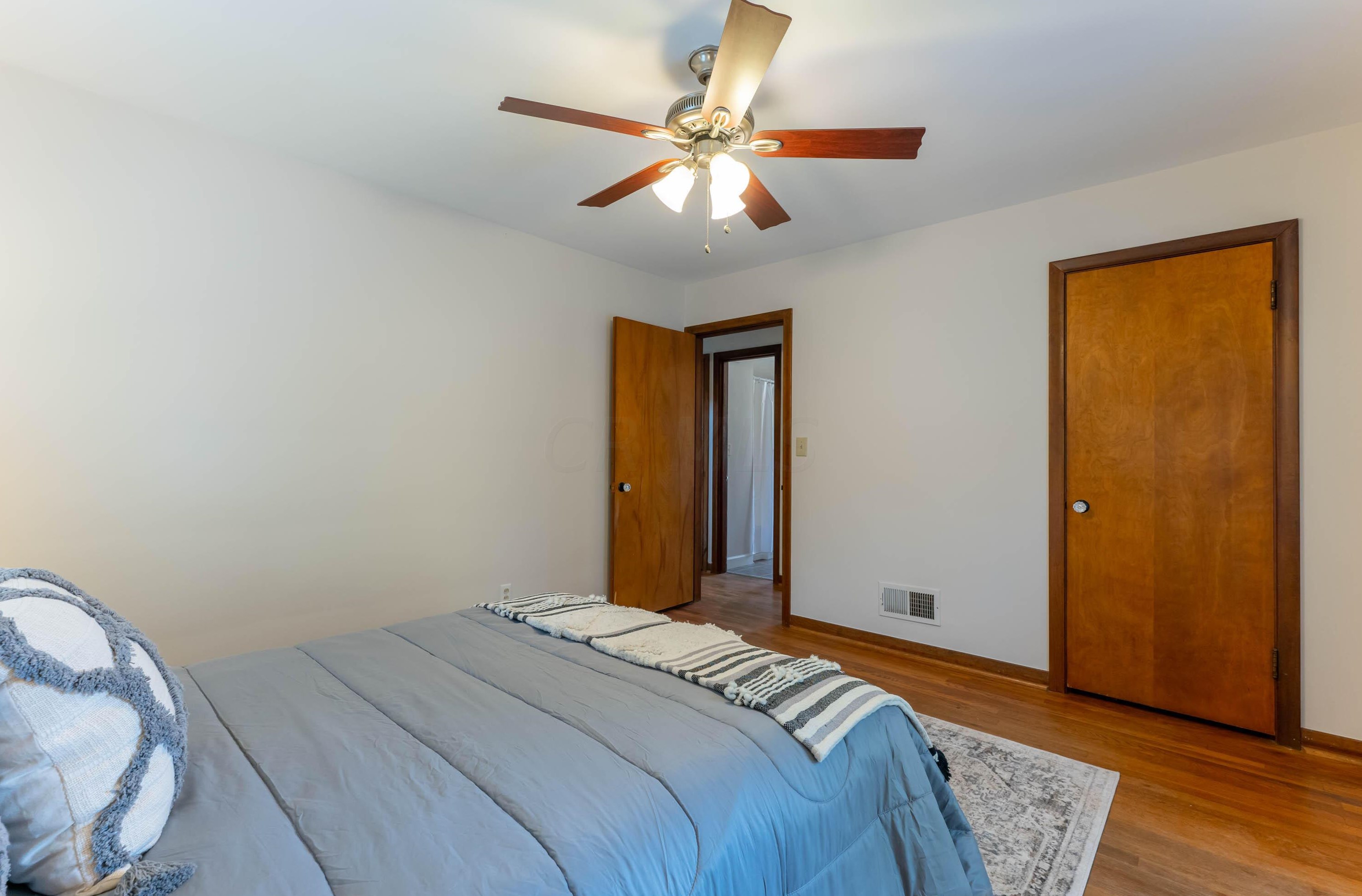 330 Cyn Dr, Columbus OH 43214-3136 exterior