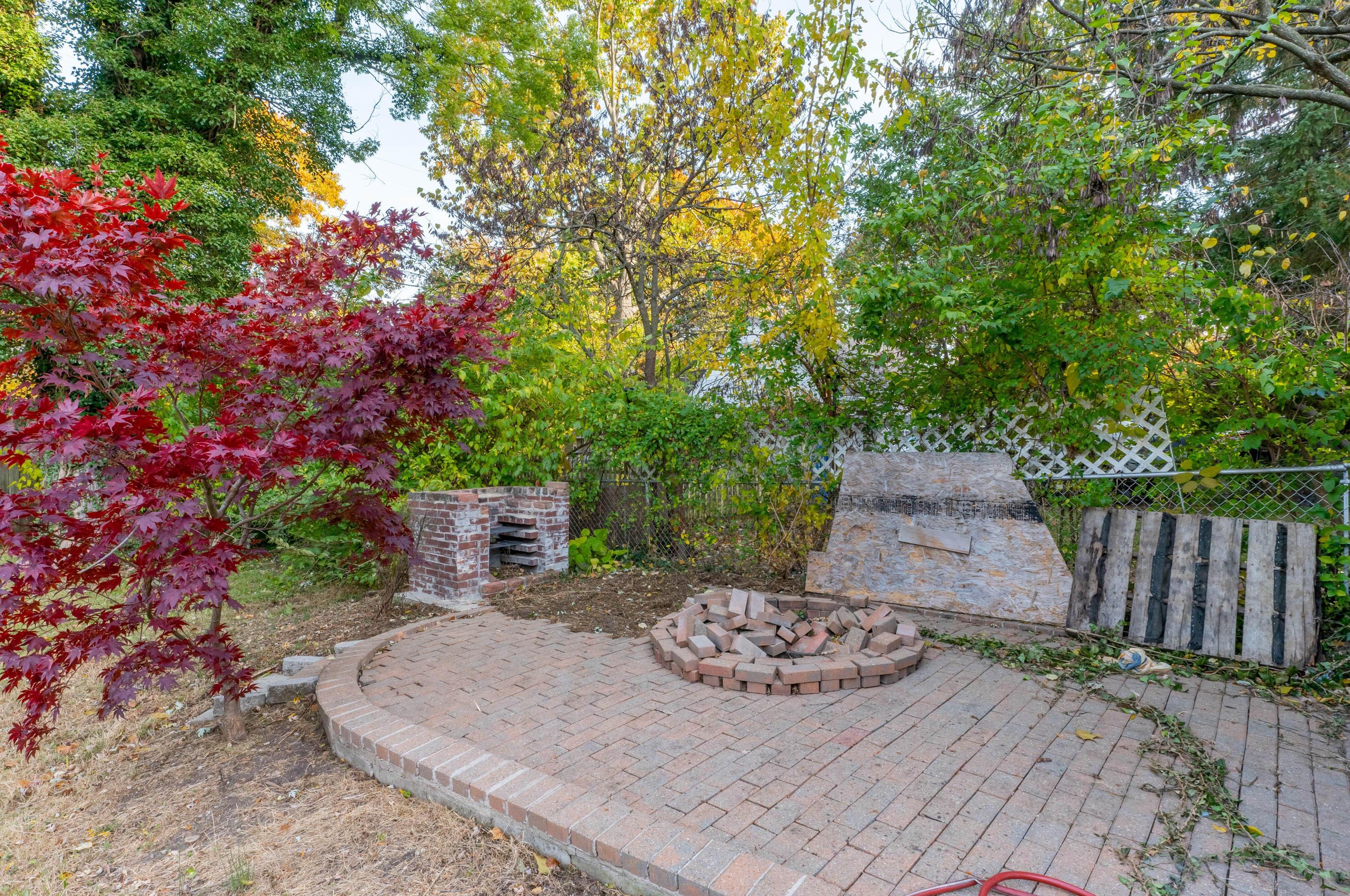 330 Cyn Dr, Columbus OH 43214-3136 exterior