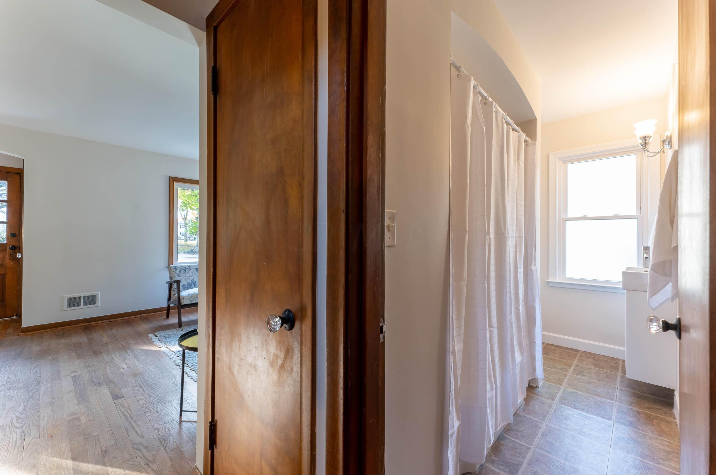 330 Cyn Dr, Columbus OH 43214-3136 exterior