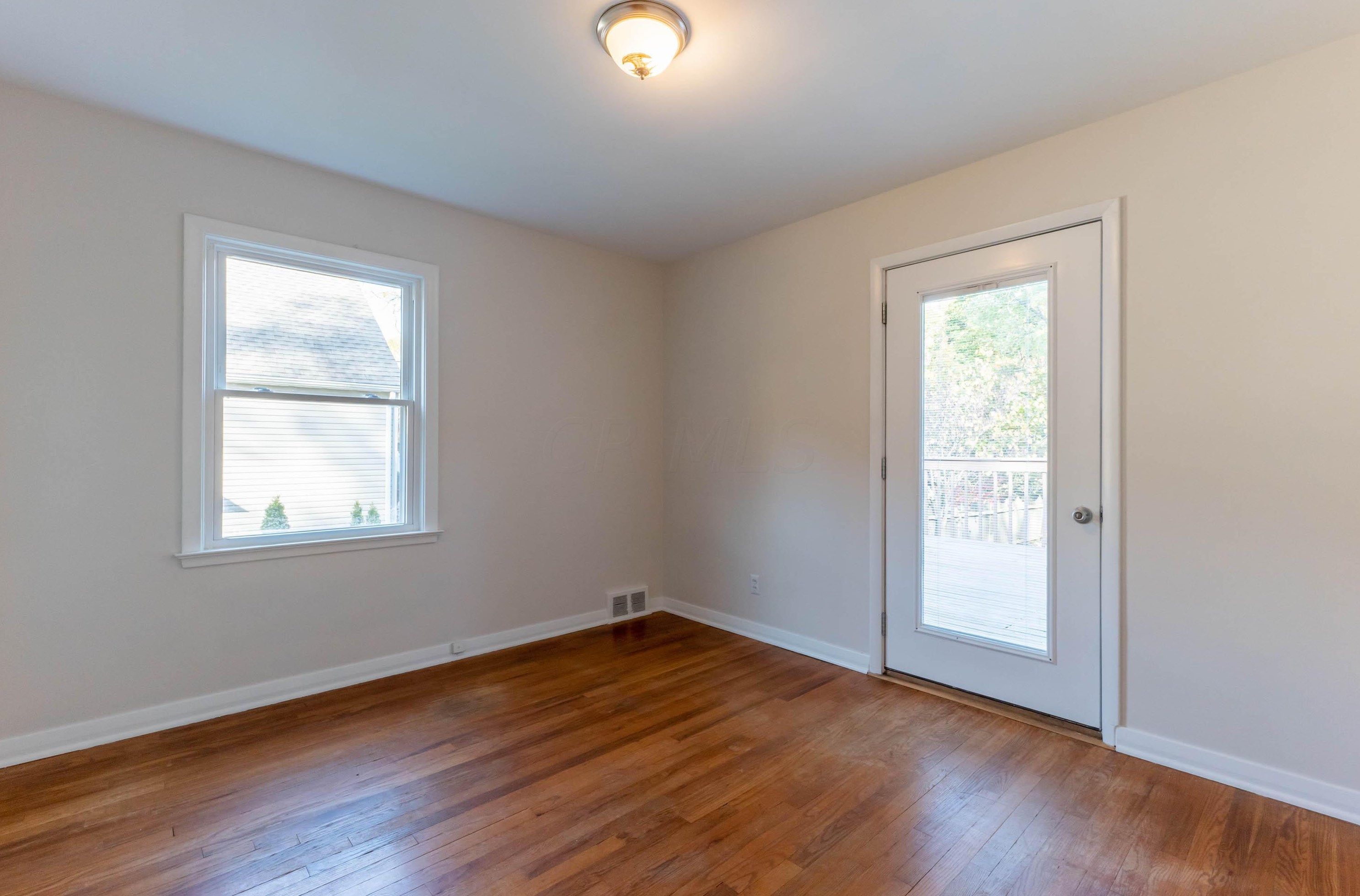 330 Cyn Dr, Columbus OH 43214-3136 exterior