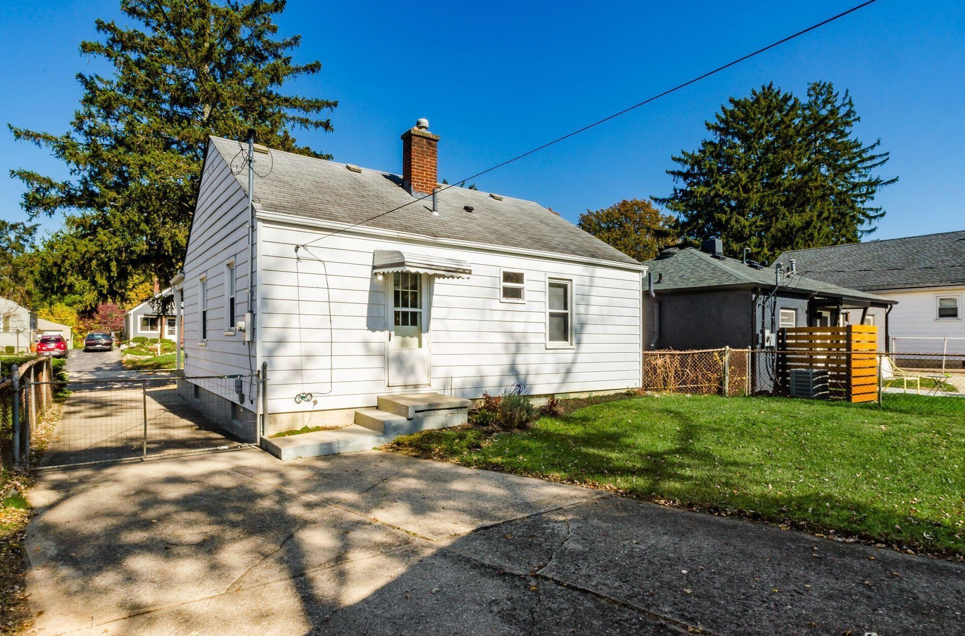 265 Chase Rd, Columbus OH 43214-1104 exterior