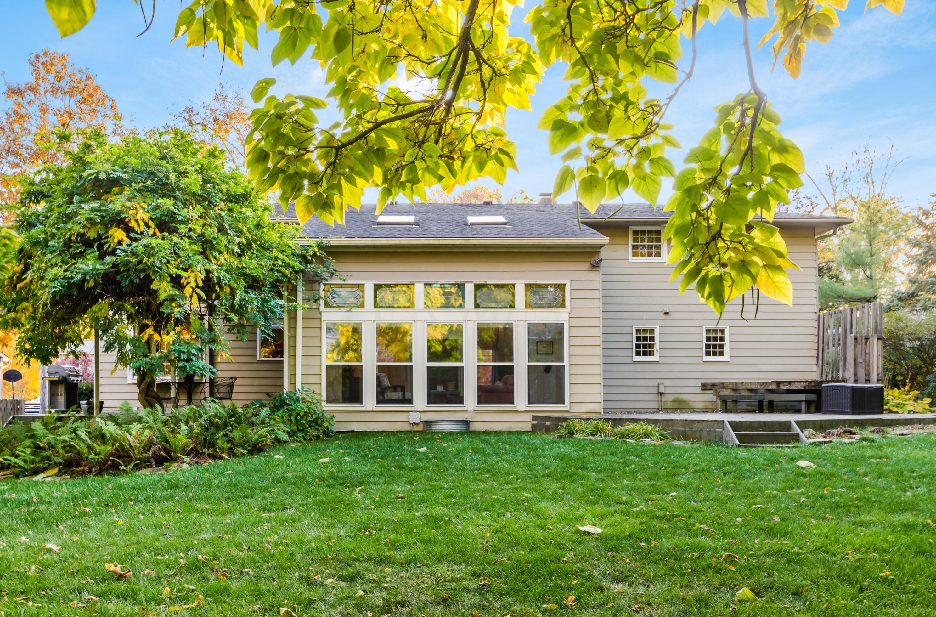 1446 Parkridge, Columbus OH 43235-1142 exterior