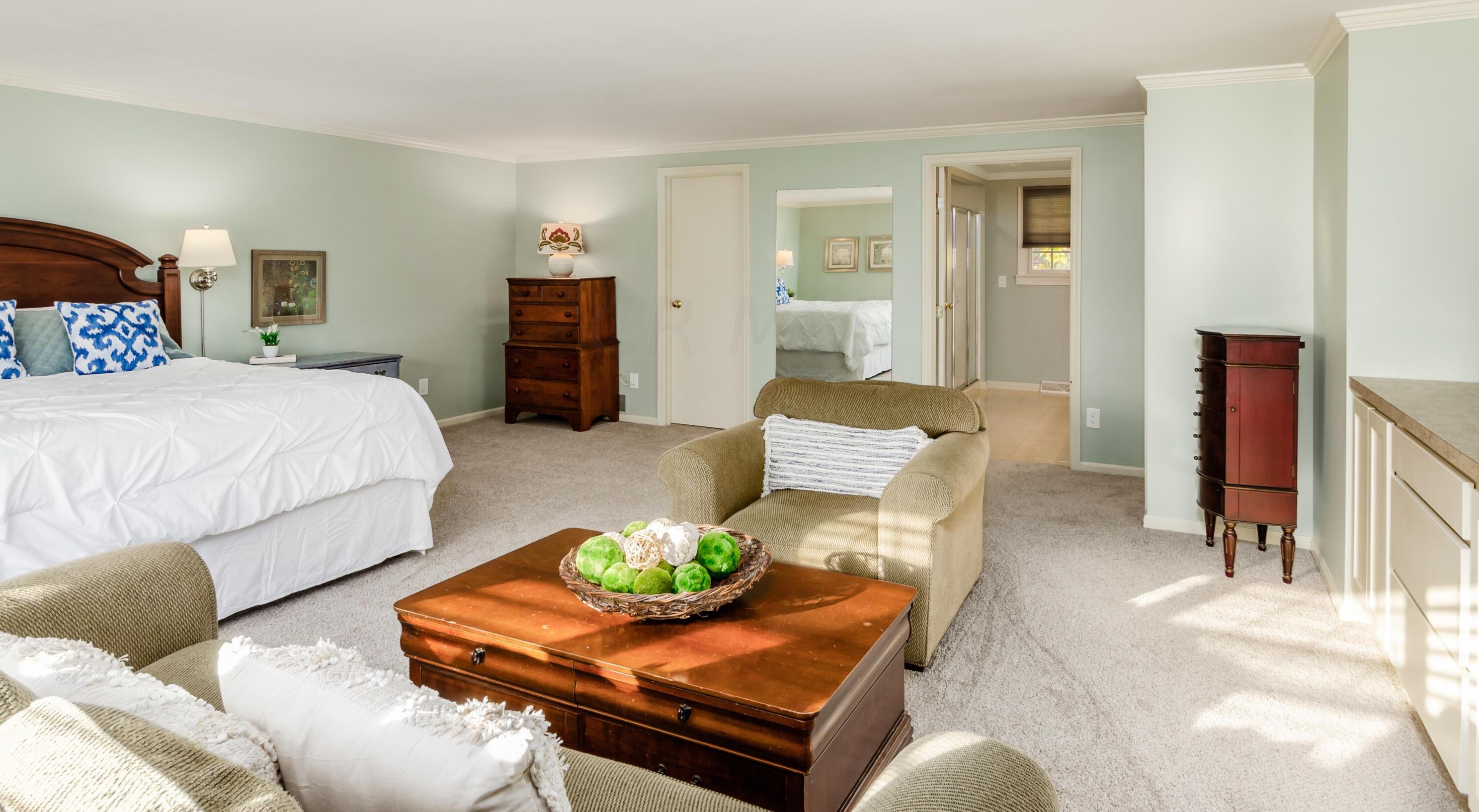 1446 Parkridge, Columbus OH 43235-1142 exterior