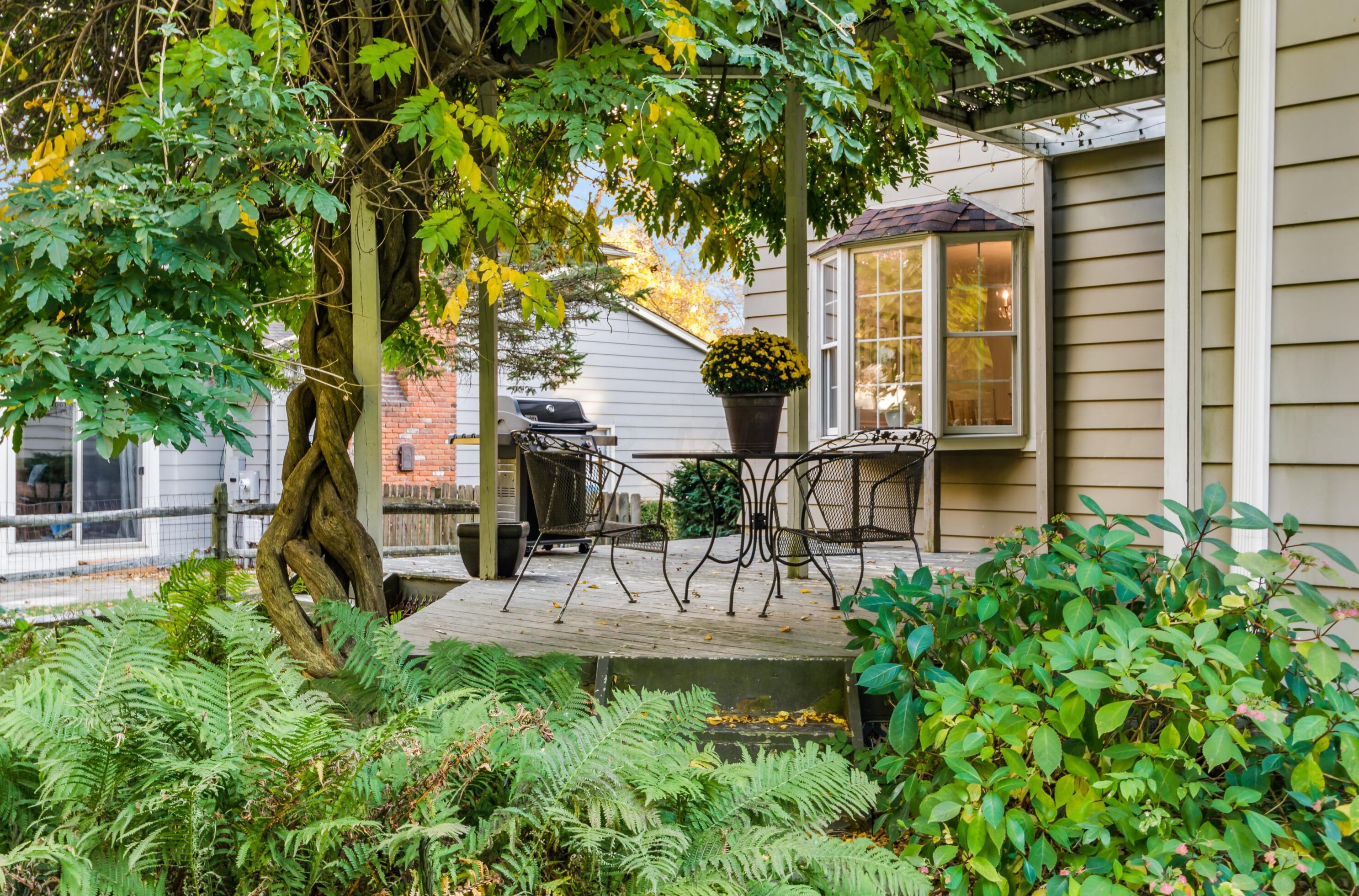 1446 Parkridge, Columbus OH 43235-1142 exterior