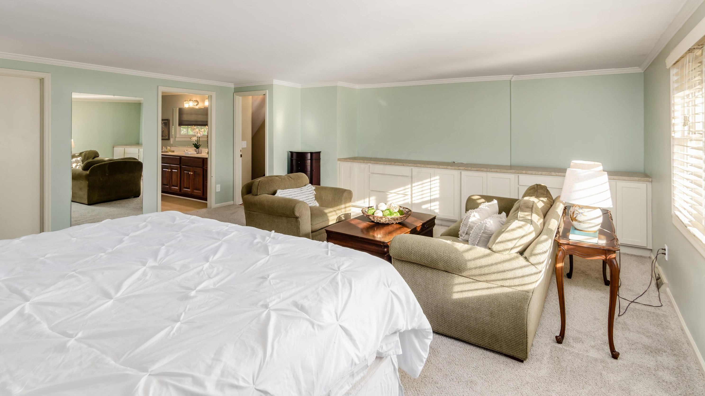 1446 Parkridge, Columbus OH 43235-1142 exterior