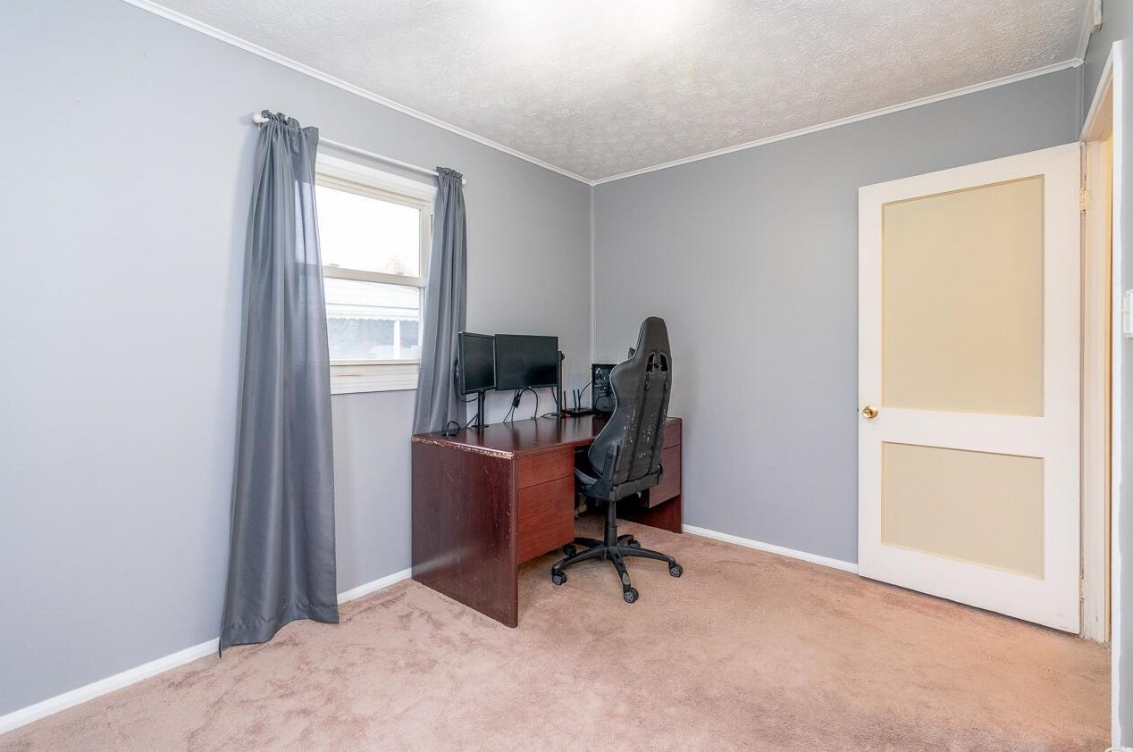 127 Little Flower Ln, Columbus OH 43213-1918 exterior