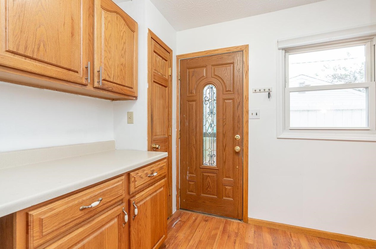 127 Little Flower Ln, Columbus OH 43213-1918 exterior