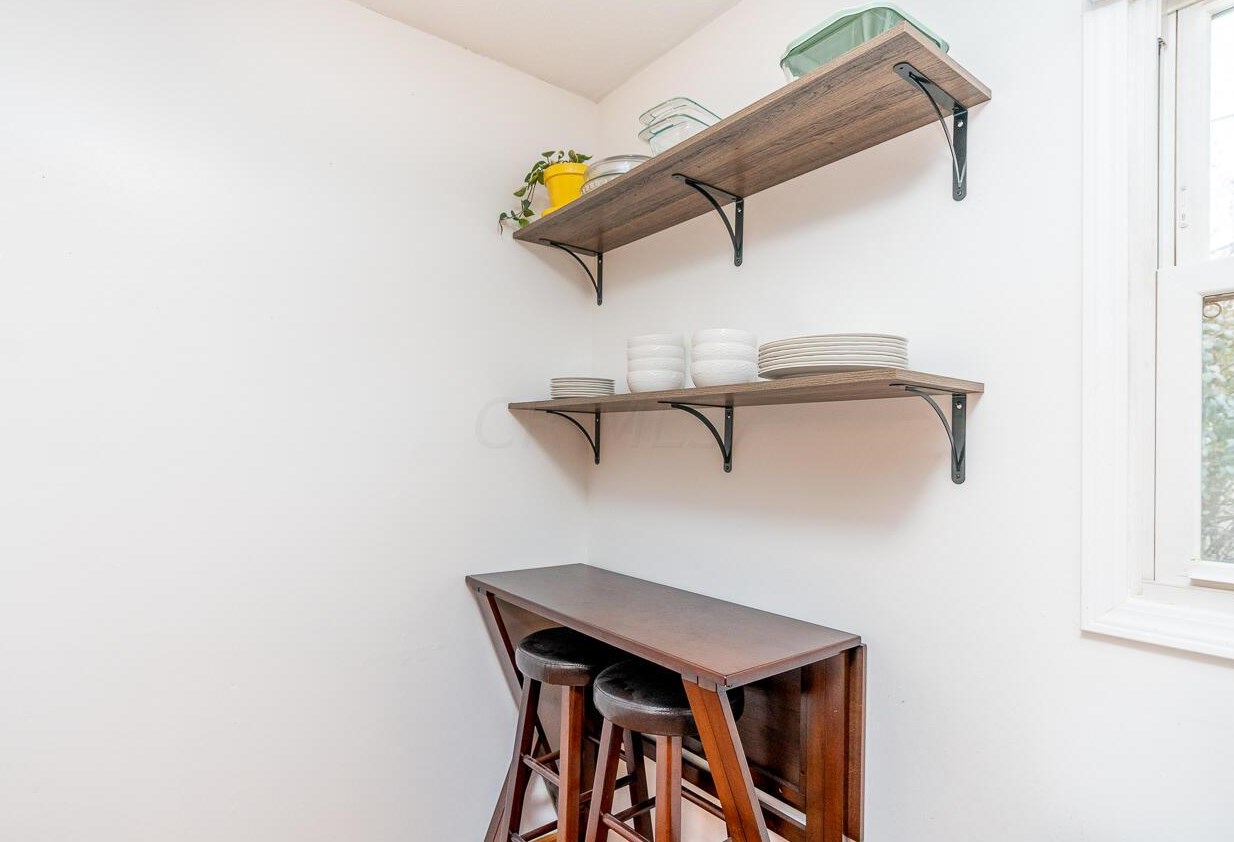 127 Little Flower Ln, Columbus OH 43213-1918 exterior