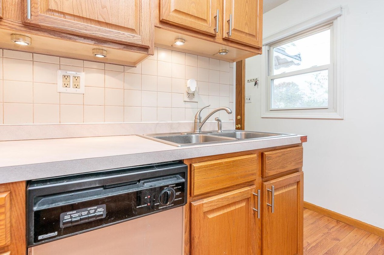 127 Little Flower Ln, Columbus OH 43213-1918 exterior