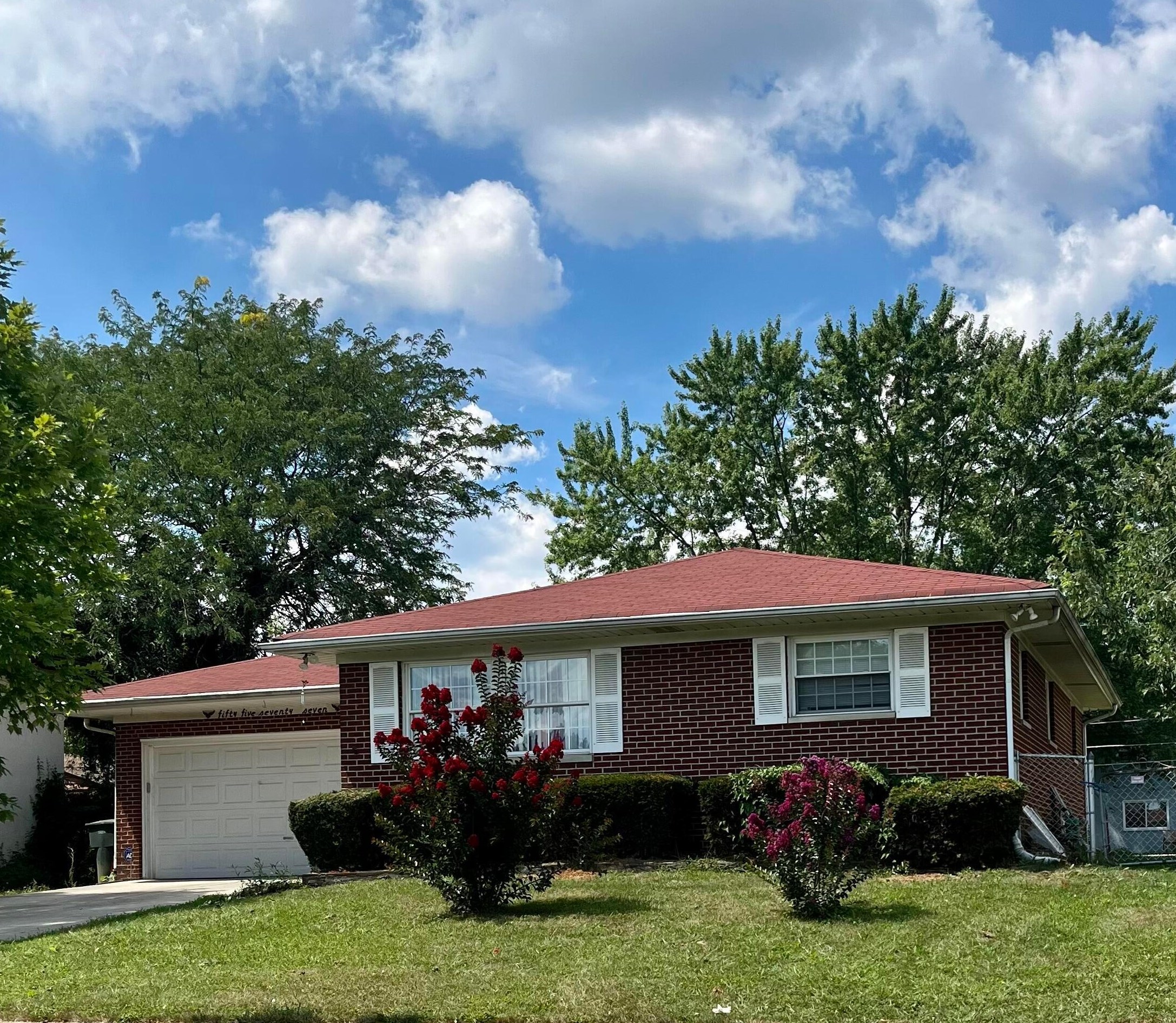 5577 Parkville St, Columbus, OH 43229-3930