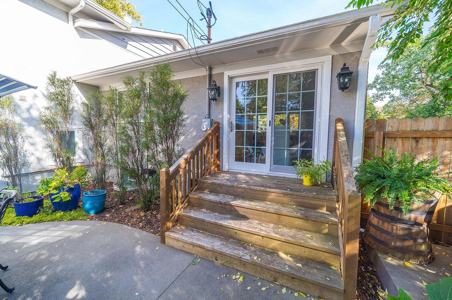 1801 Wyandotte Rd, Columbus OH 43212-1033 exterior