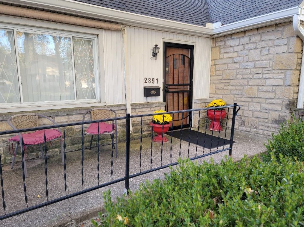 2891 Dover Rd, Columbus, OH 43209-3023