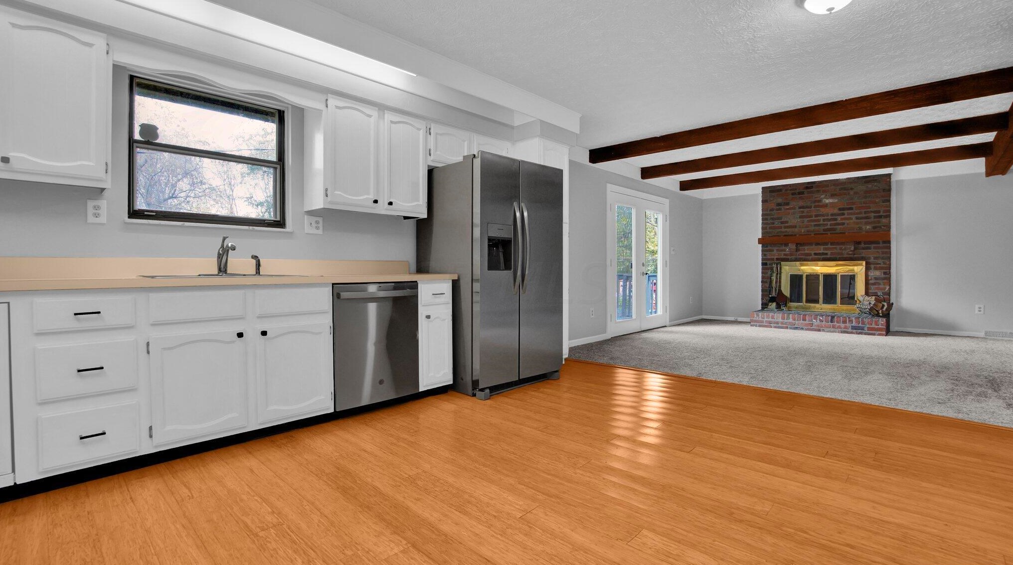 1204 Smallwood Dr, Columbus OH  43235-2501 exterior