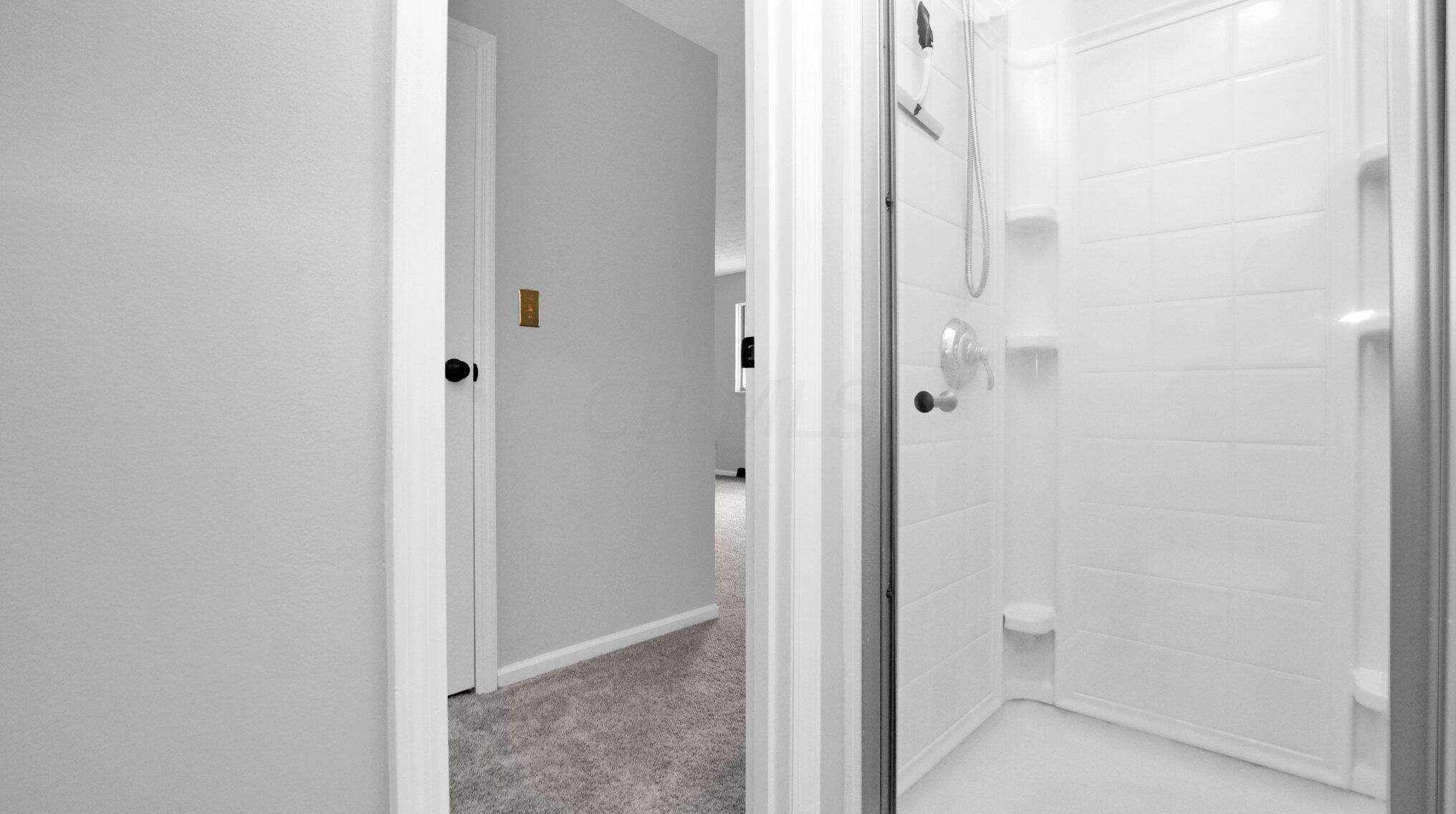 1204 Smallwood Dr, Columbus OH  43235-2501 exterior