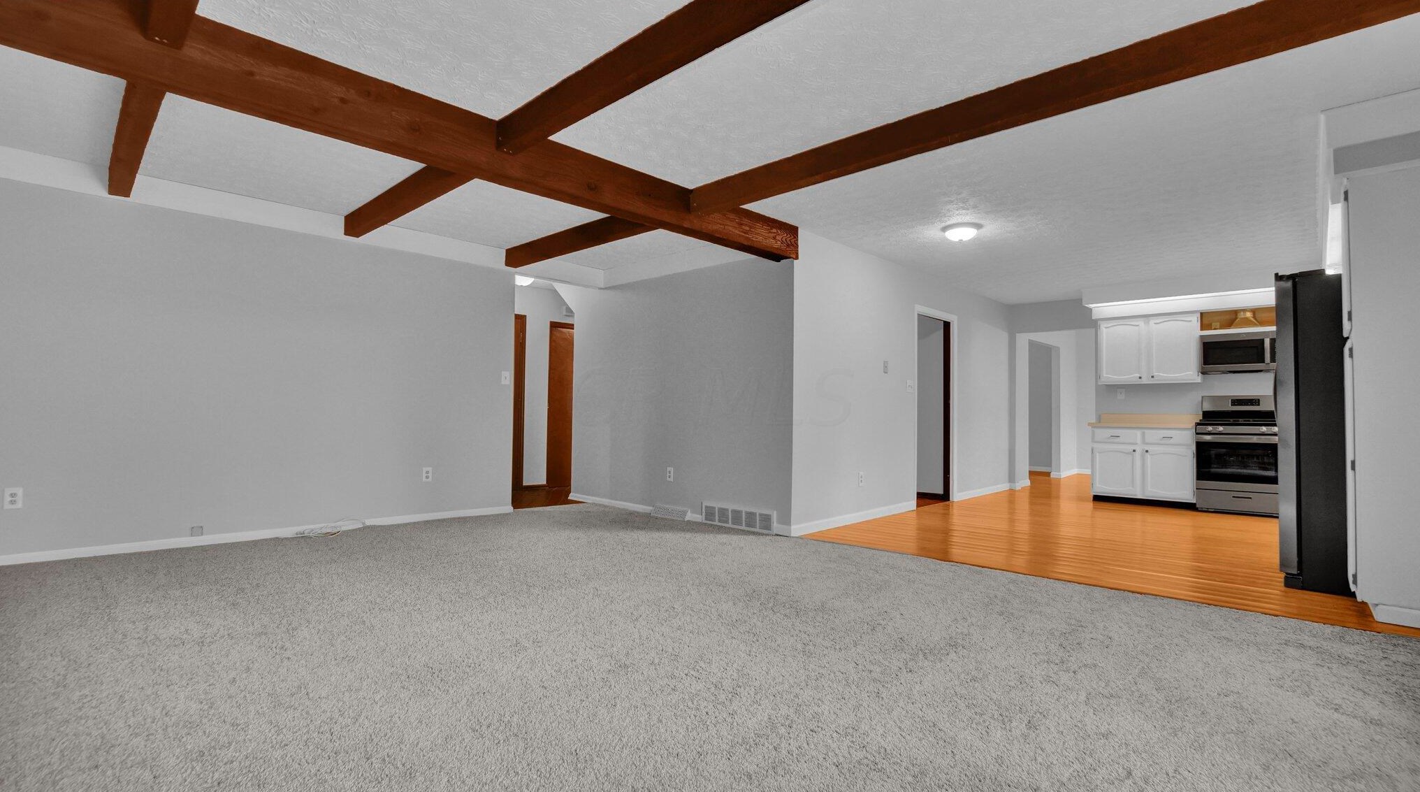 1204 Smallwood Dr, Columbus OH  43235-2501 exterior