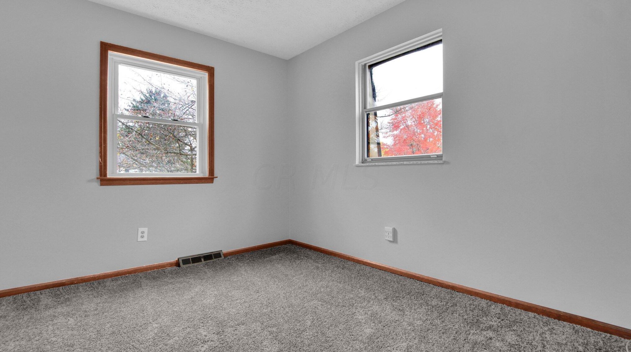 1204 Smallwood Dr, Columbus OH  43235-2501 exterior