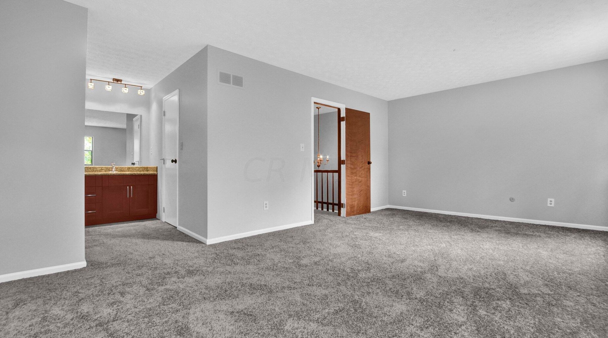 1204 Smallwood Dr, Columbus OH  43235-2501 exterior