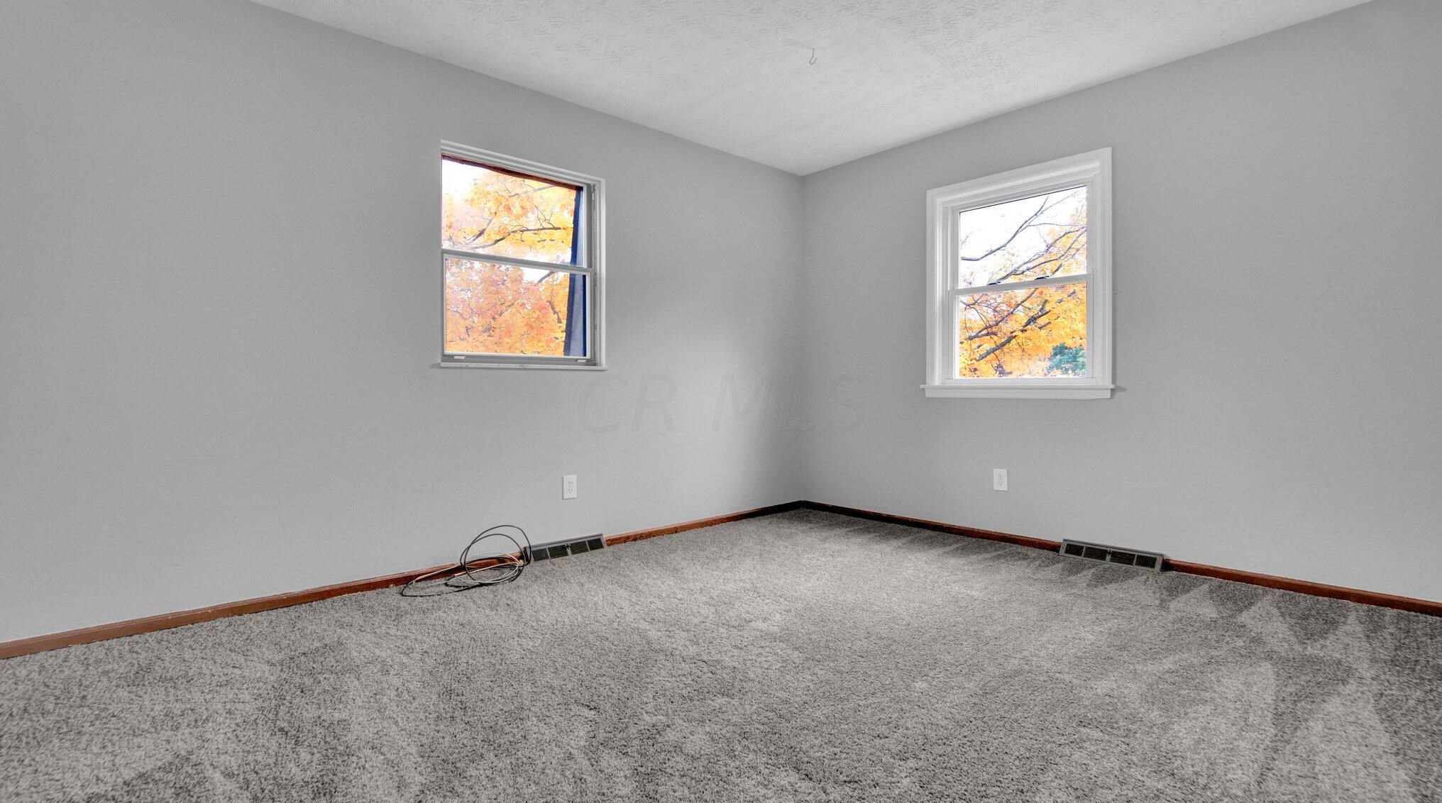 1204 Smallwood Dr, Columbus OH  43235-2501 exterior