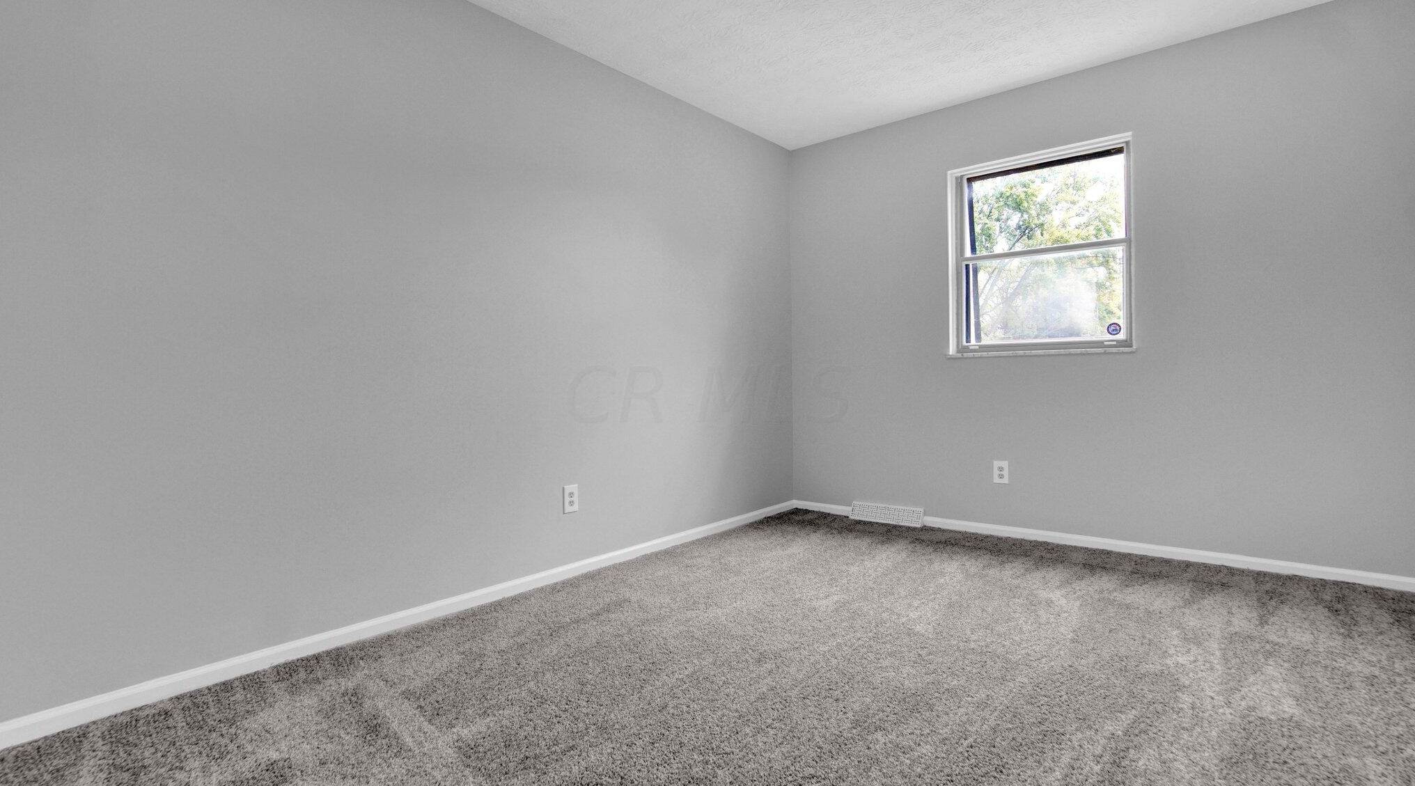 1204 Smallwood Dr, Columbus OH  43235-2501 exterior