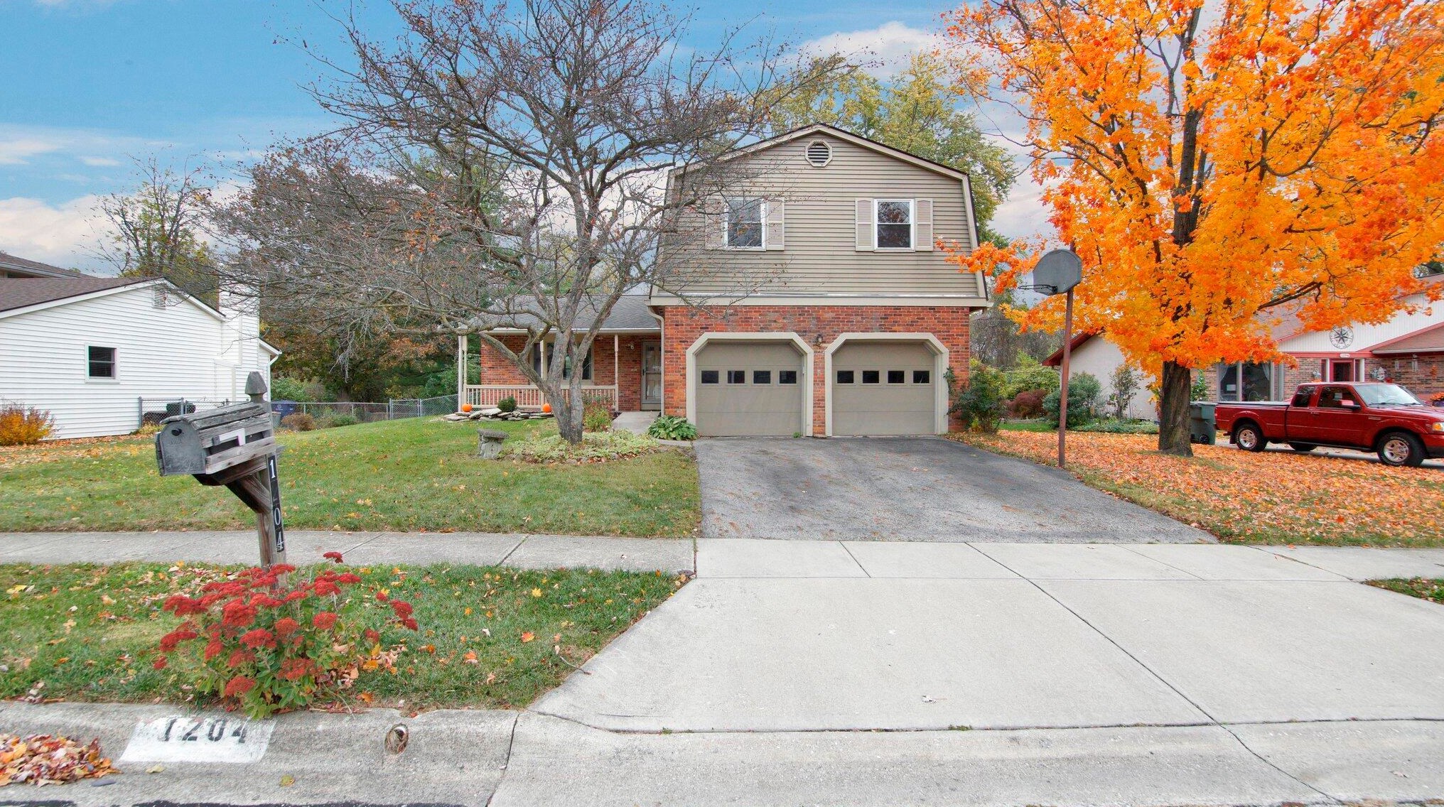 1204 Smallwood Dr, Columbus OH  43235-2501 exterior