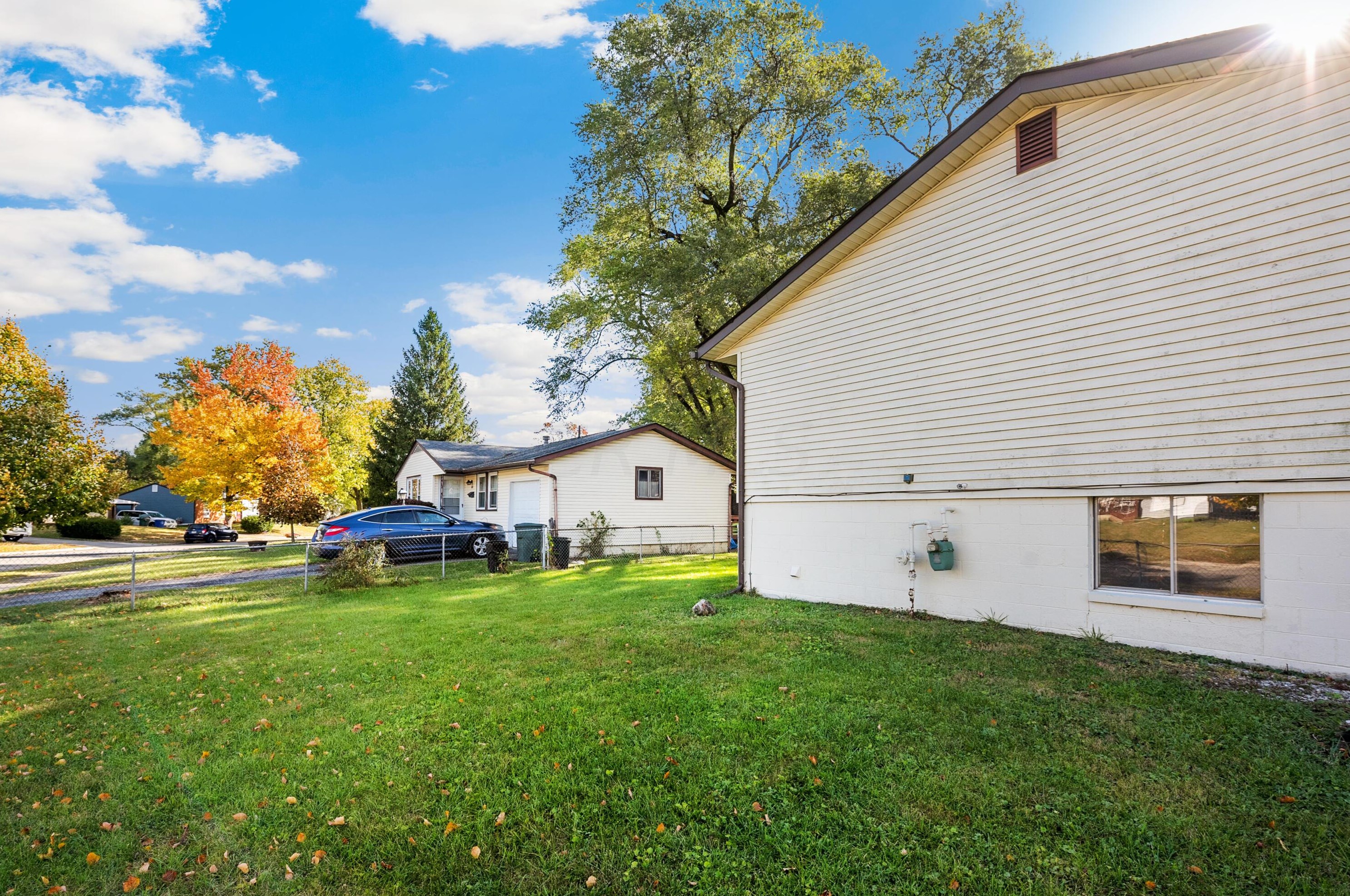 6360 Sunderland Dr, Columbus OH  43229-1979 exterior