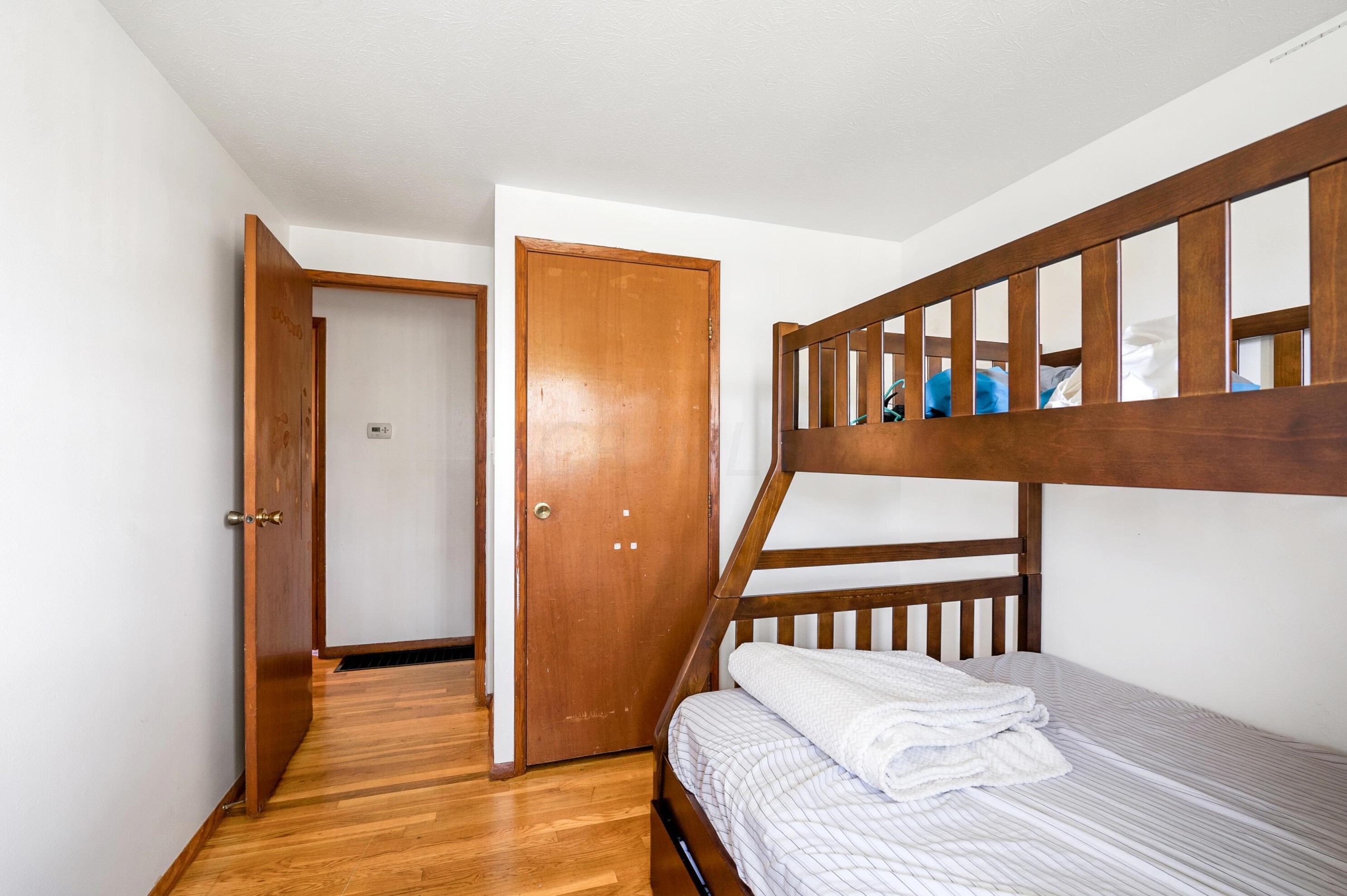 6360 Sunderland Dr, Columbus OH  43229-1979 exterior