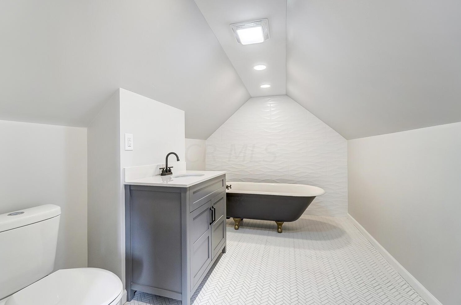 636 Stanley Ave, Columbus OH 43206-2418 exterior