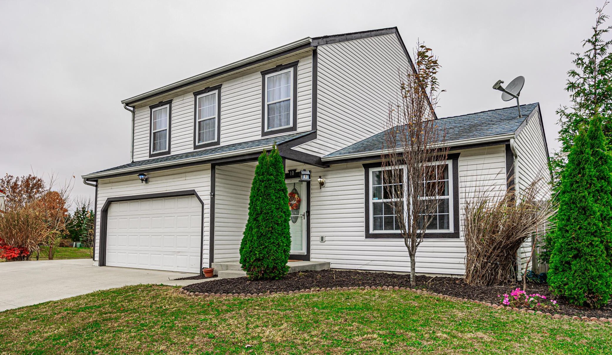 10 E Woodstone, Pataskala, OH 43062