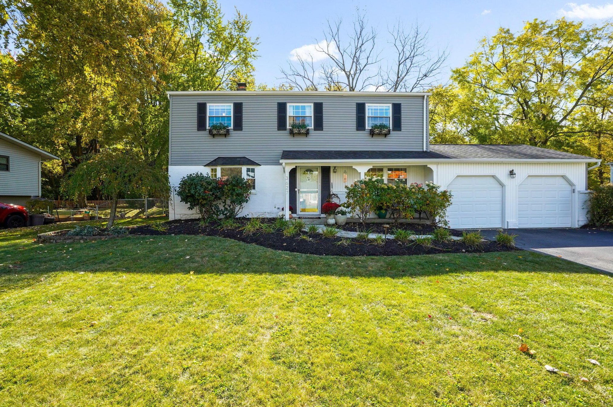 3627 Darbyshire Dr, Hilliard, OH 43026-2534
