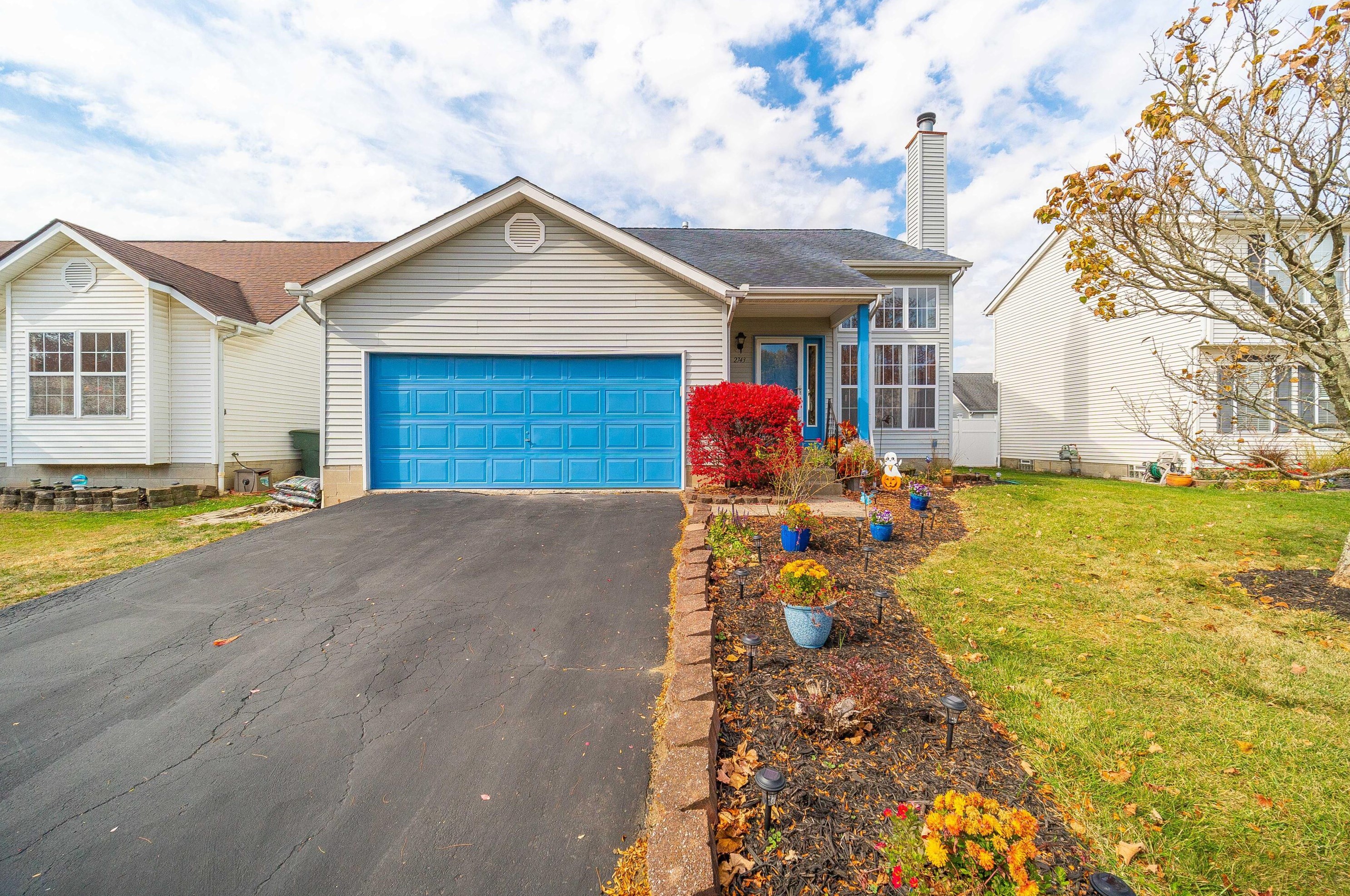 2743 Barrows Rd, Columbus, OH 43232-4781