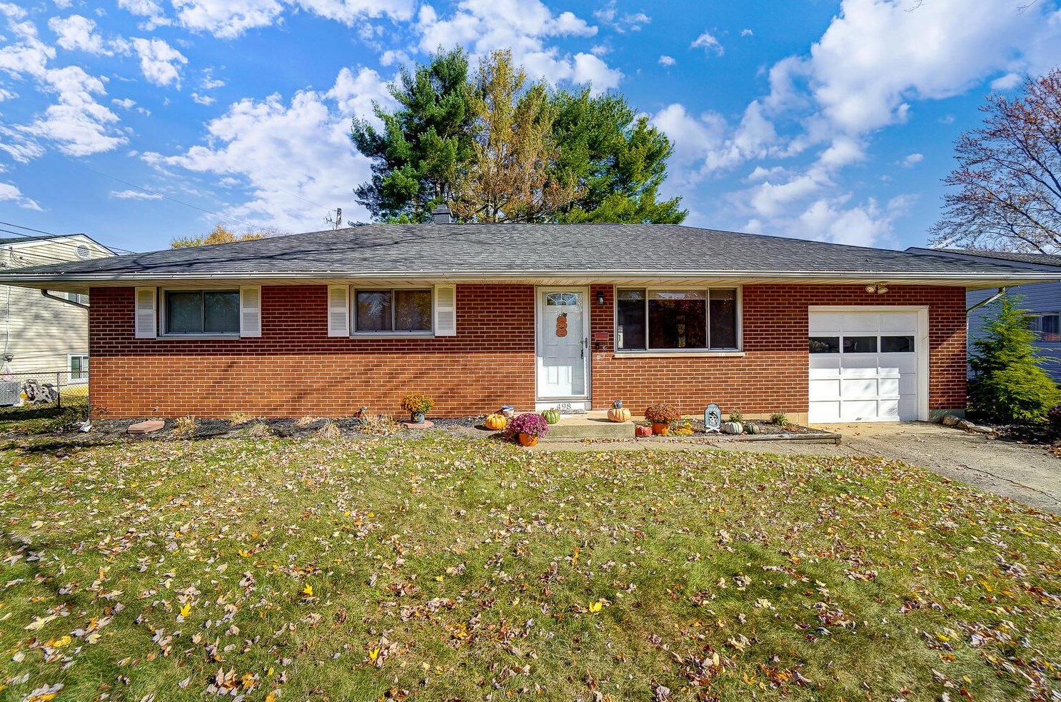 498 Sioux Dr, Westerville, OH 43081-2625