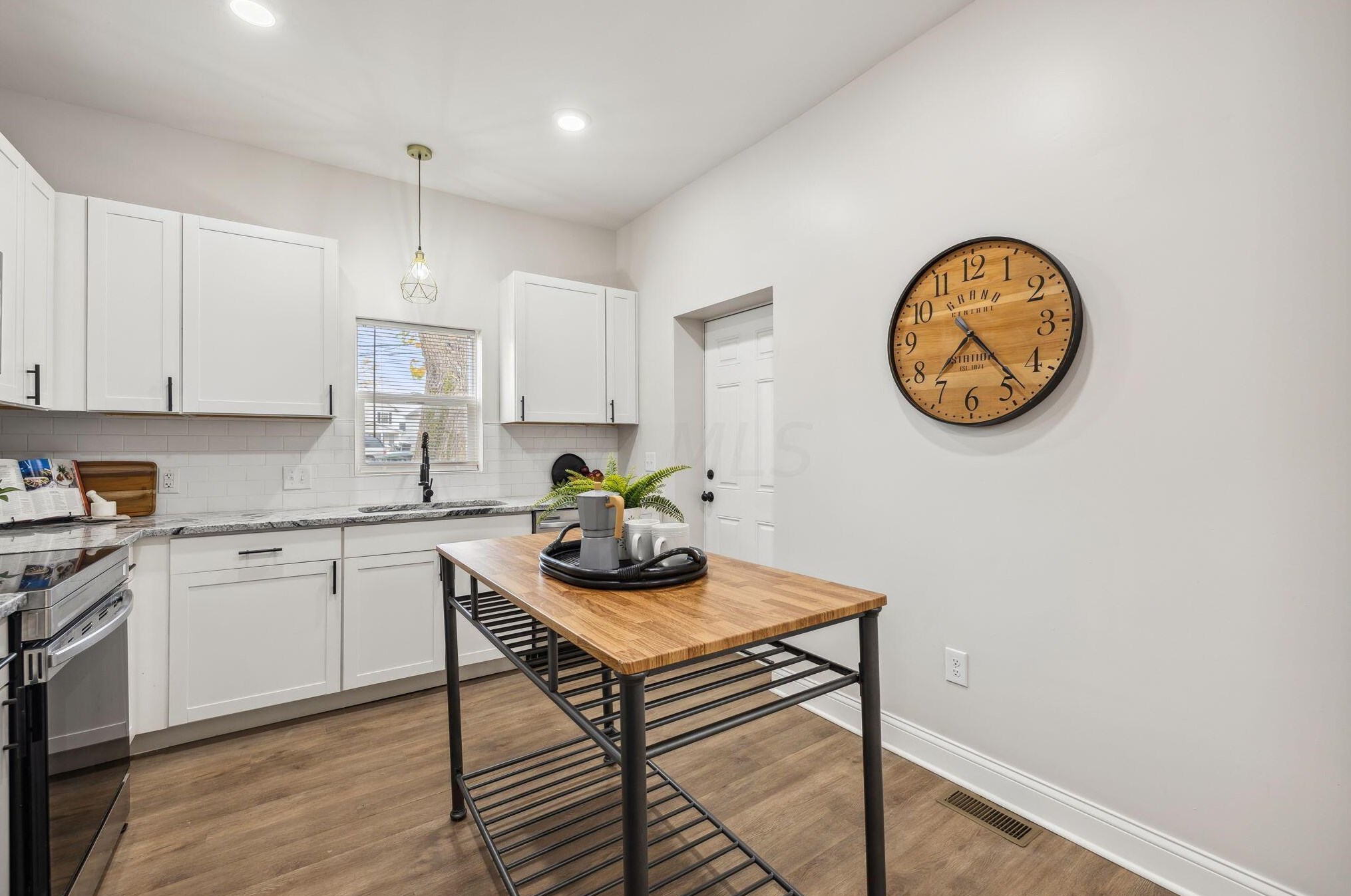 464 Reynolds Ave, Columbus OH 43201-3767 exterior