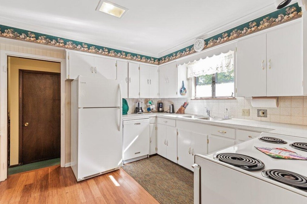 1364 Hague Ave, Columbus OH 43204-2107 exterior