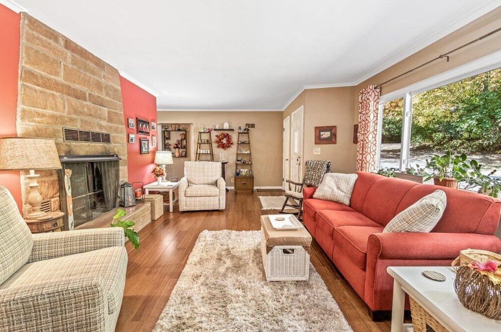 1364 Hague Ave, Columbus OH 43204-2107 exterior