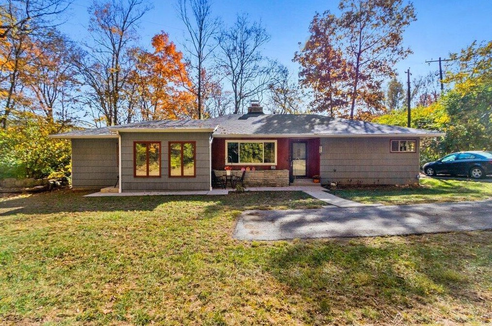 1364 Hague Ave, Columbus, OH 43204-2108