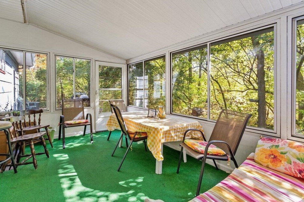 1364 Hague Ave, Columbus OH 43204-2107 exterior