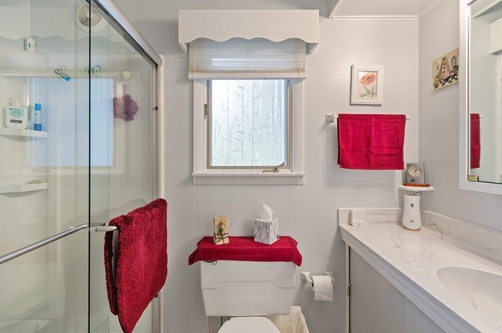 1364 Hague Ave, Columbus OH 43204-2107 exterior