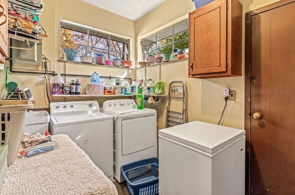 1364 Hague Ave, Columbus OH 43204-2107 exterior