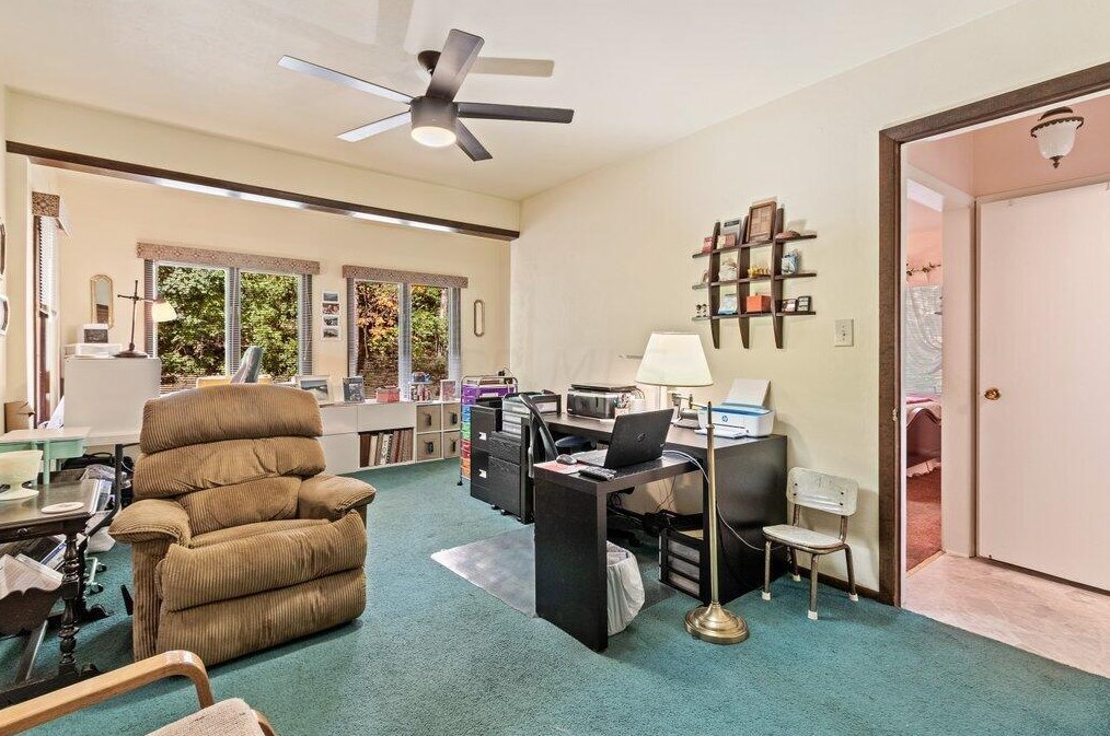 1364 Hague Ave, Columbus OH 43204-2107 exterior