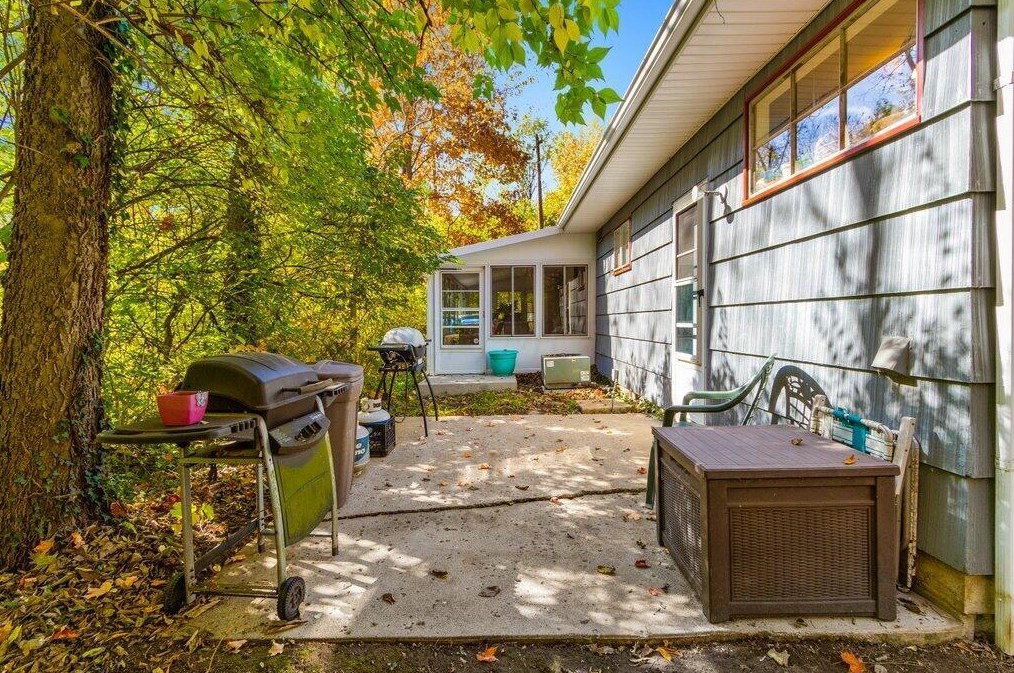 1364 Hague Ave, Columbus OH 43204-2107 exterior