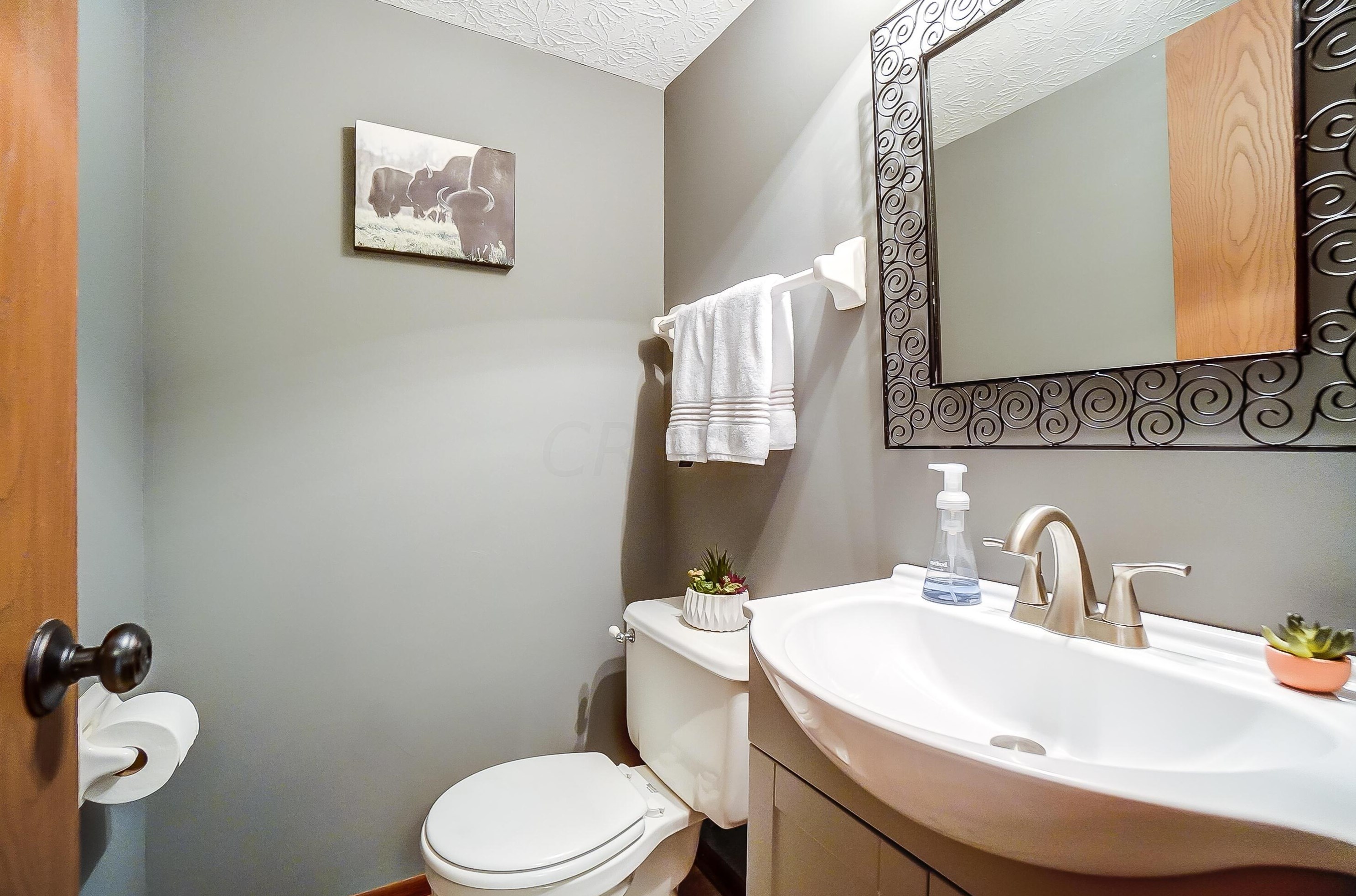 5152 Merry Oak Ct, Columbus OH 43230-1098 exterior