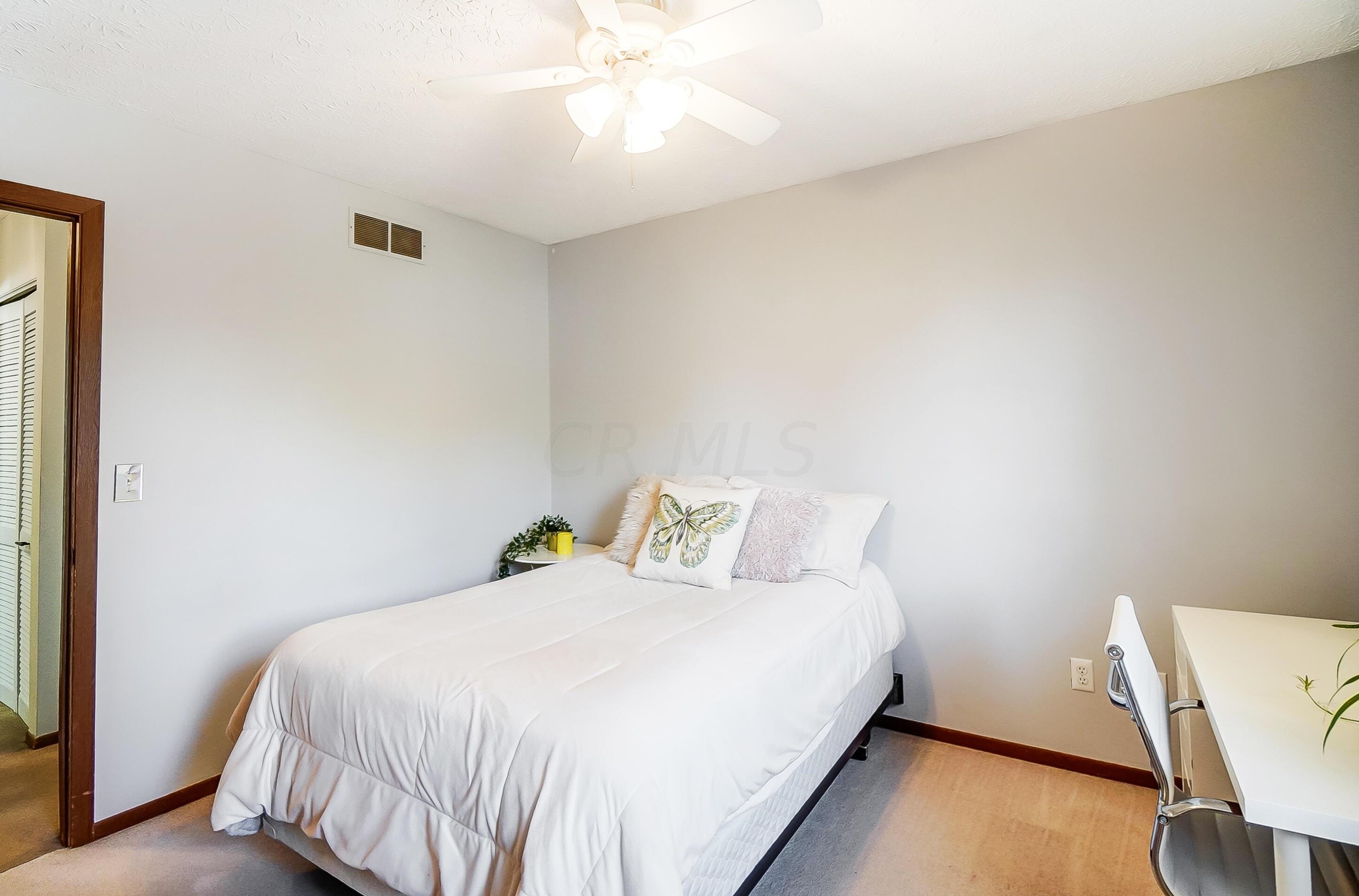 5152 Merry Oak Ct, Columbus OH 43230-1098 exterior