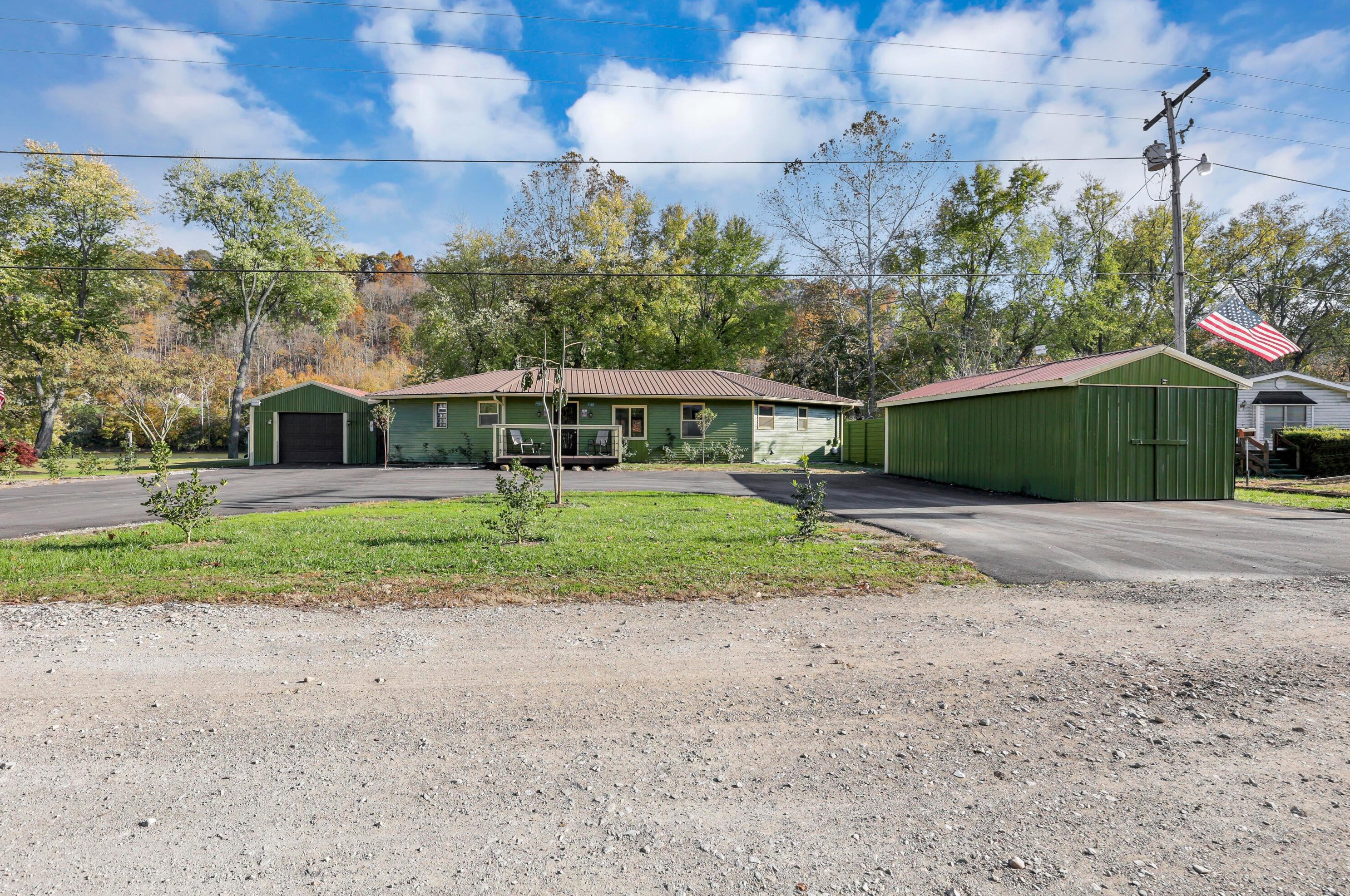 2712 Sycamore Ln, Pennsville, OH 43787