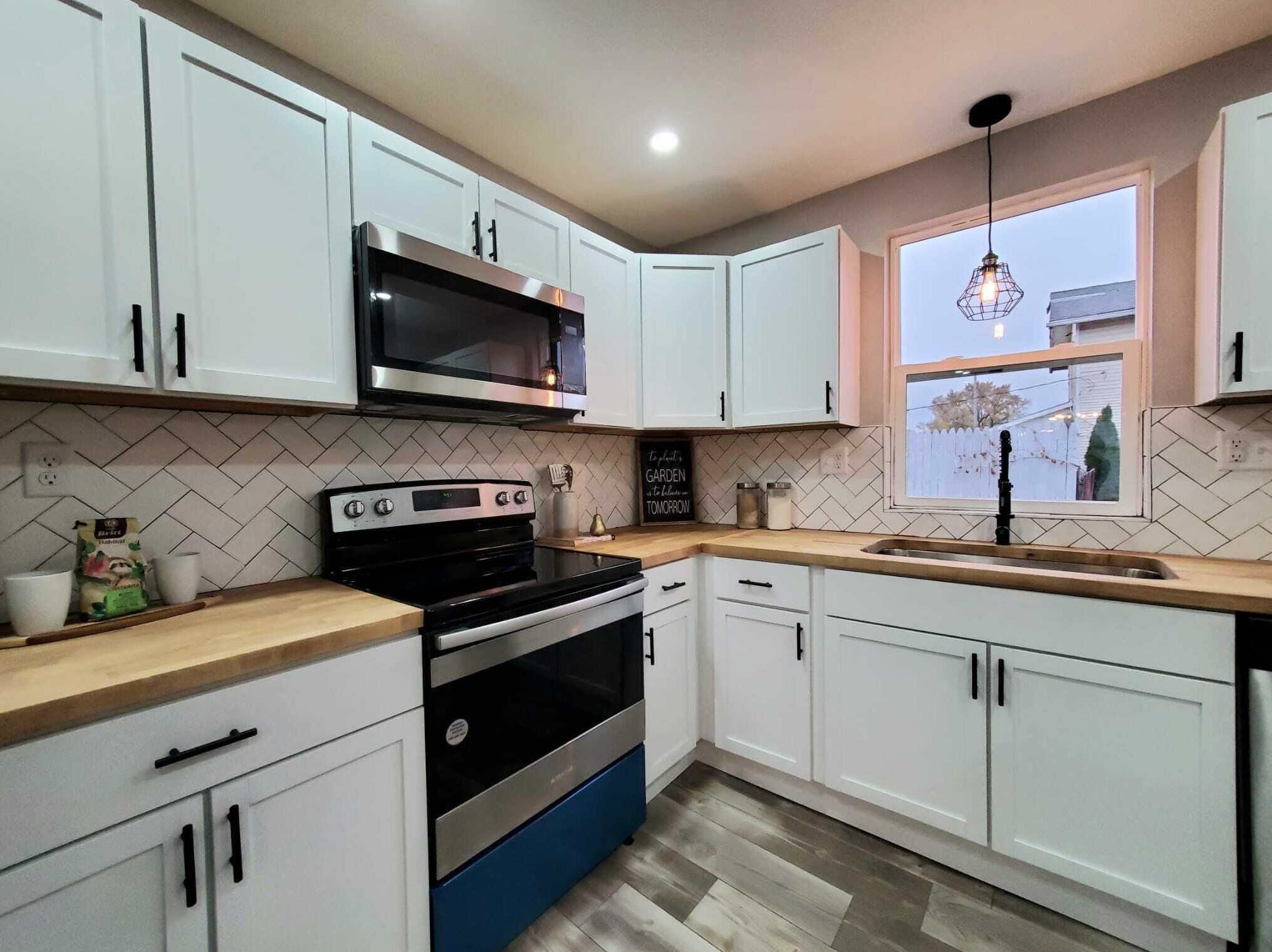 2765 Joyce Ave, Columbus OH  43211-3717 exterior