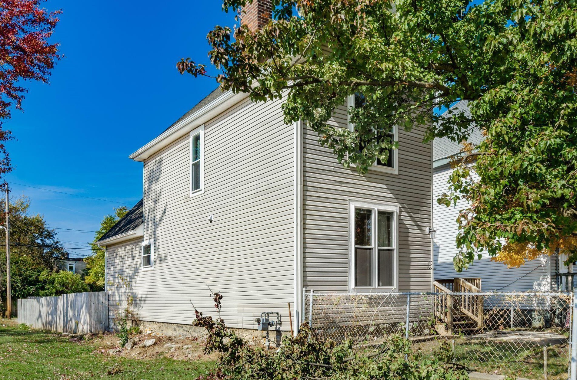 105 Yale Ave, Columbus, OH 43222-1126