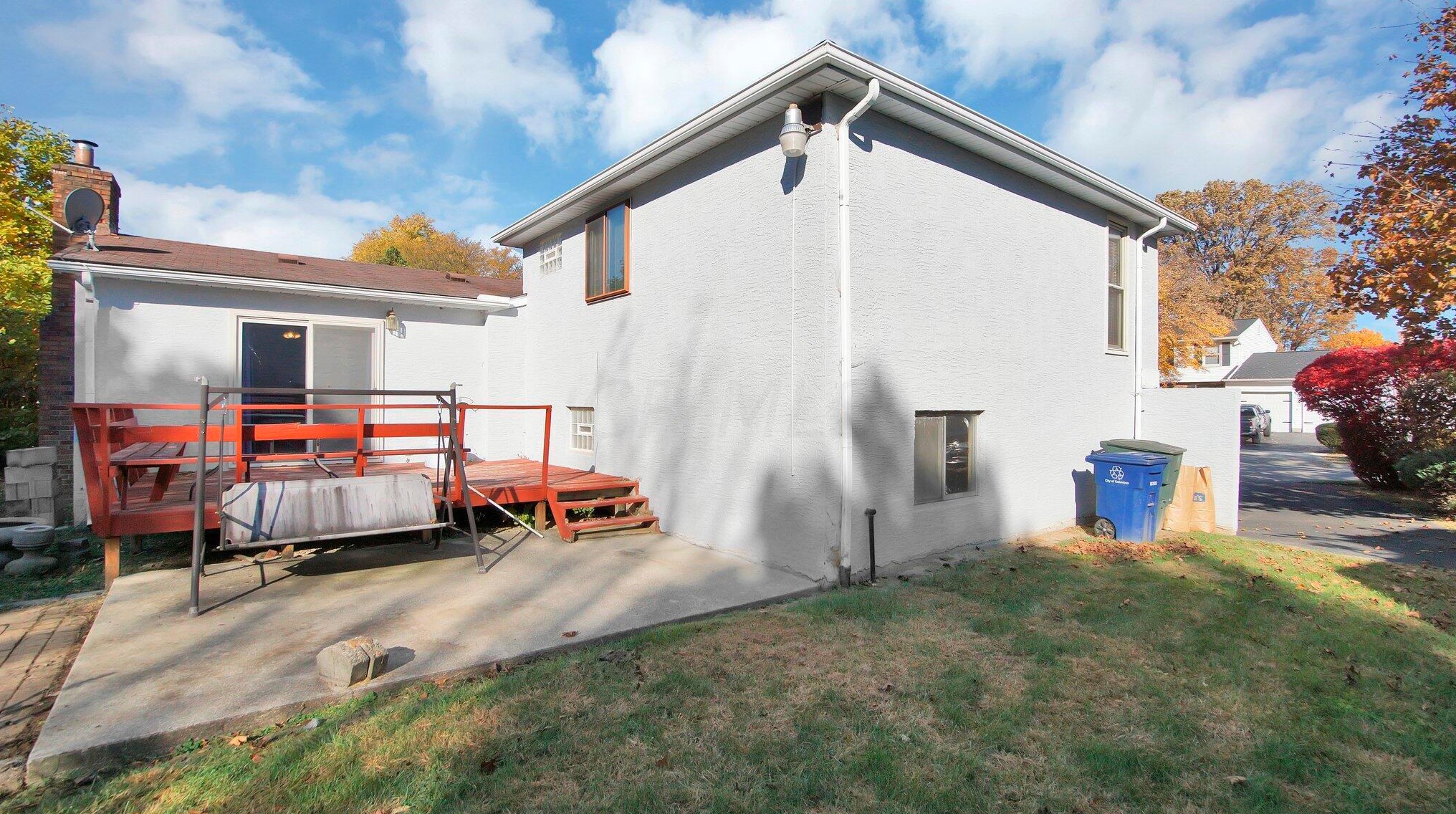 1821 Ferntree Rd, Columbus OH 43219-1621 exterior