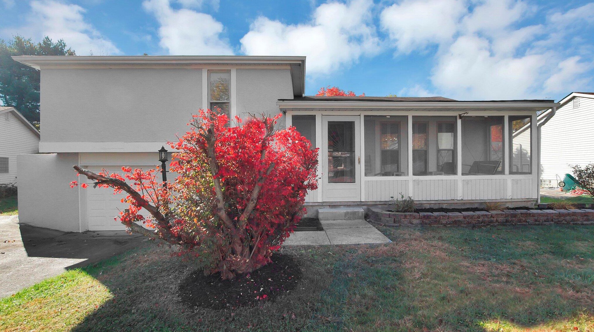 1821 Ferntree Rd, Columbus, OH 43219-1620