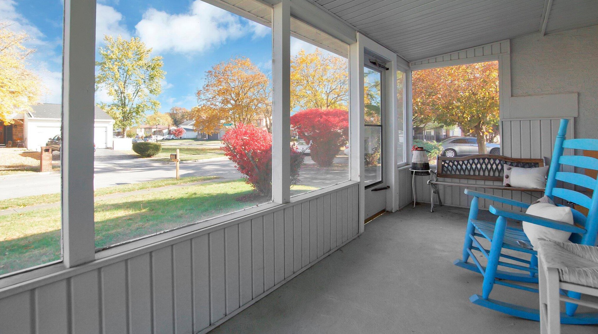 1821 Ferntree Rd, Columbus OH 43219-1621 exterior